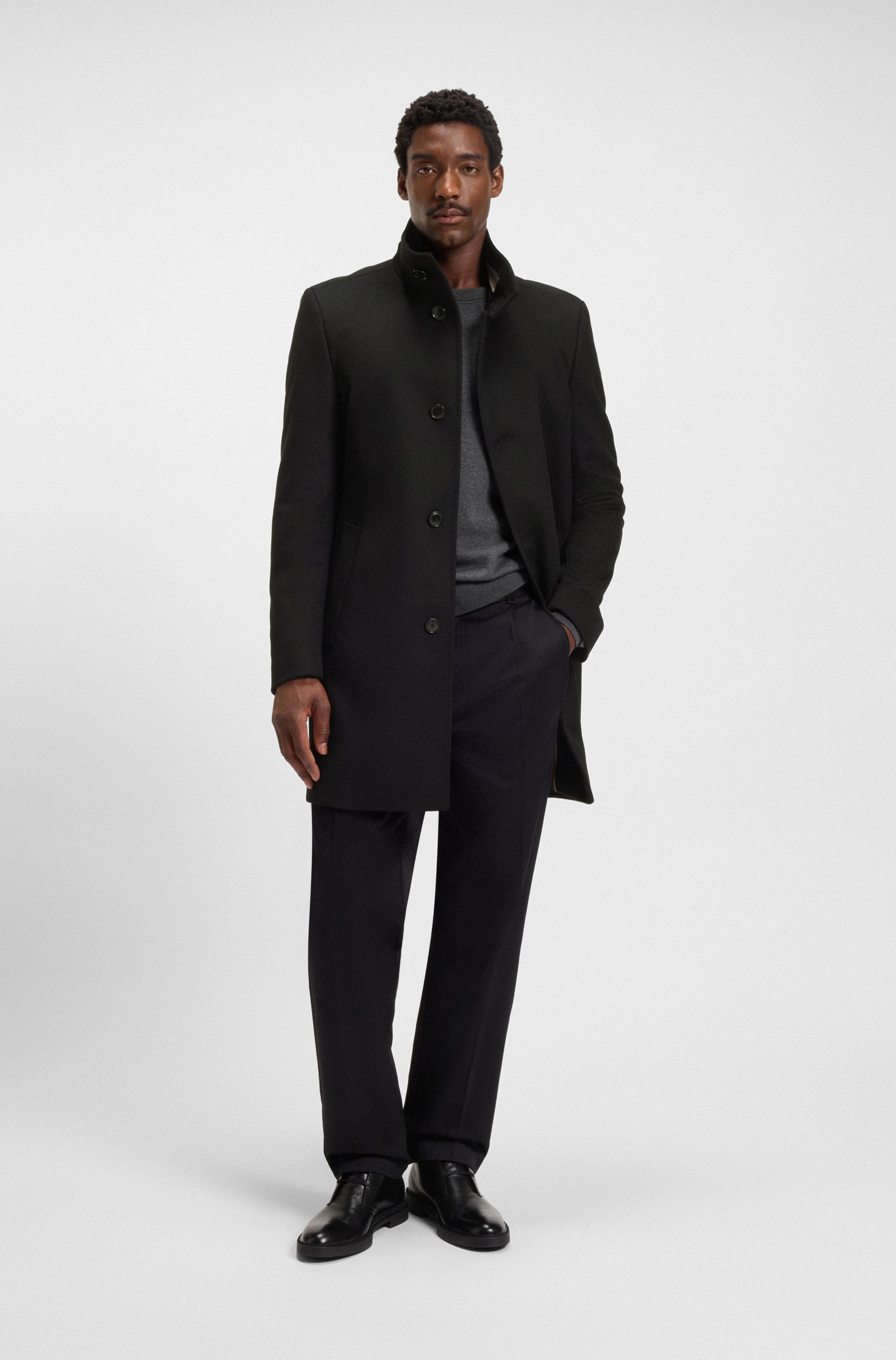 Leather desert boots with signature stripe