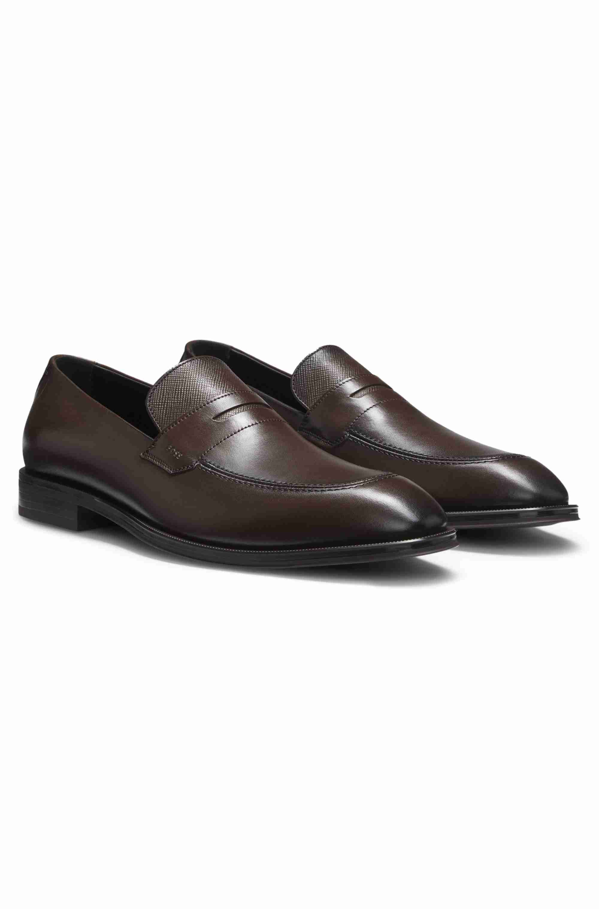 Leather loafers with textured tongue