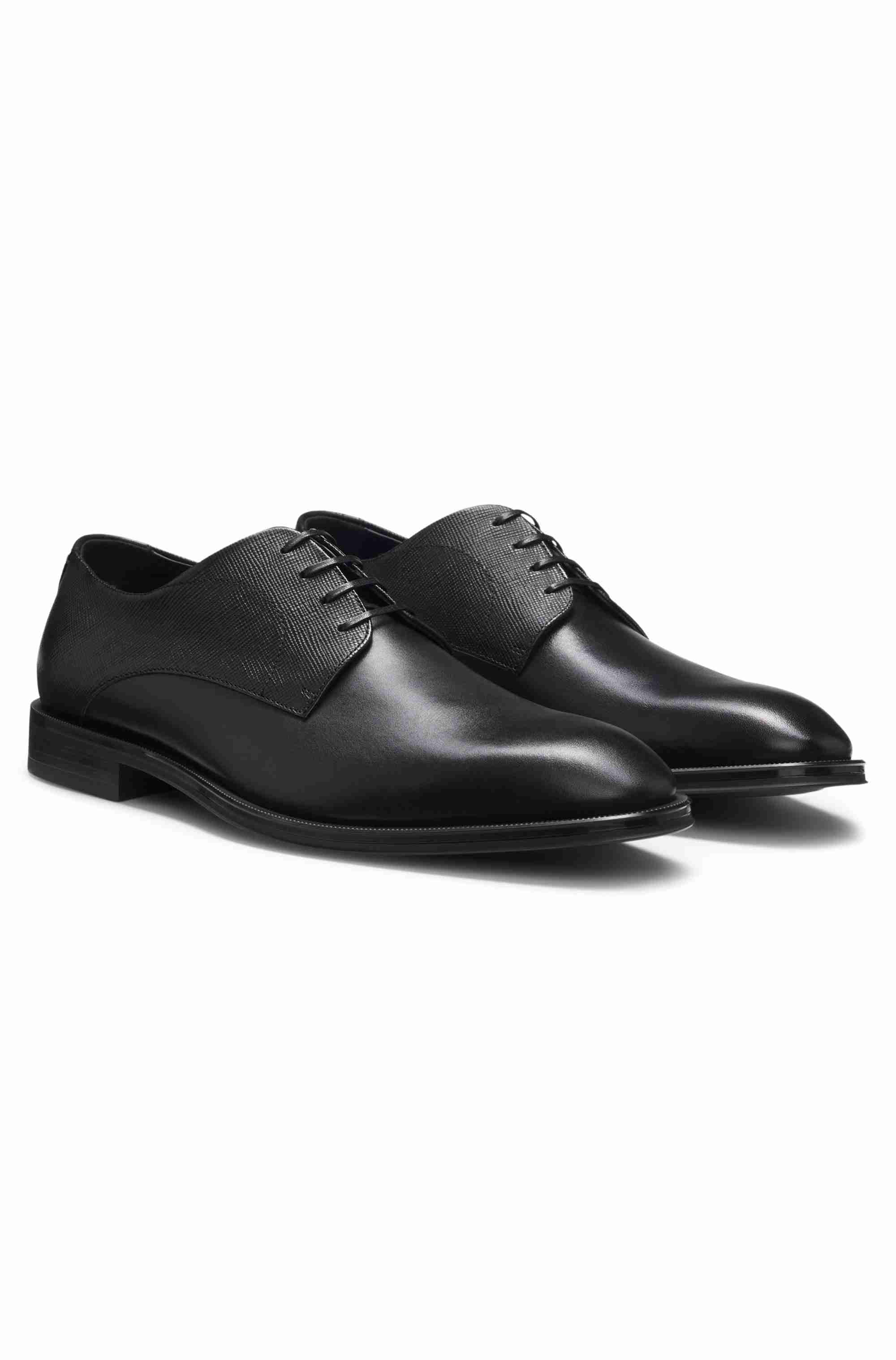 Derby shoes in smooth and textured leather