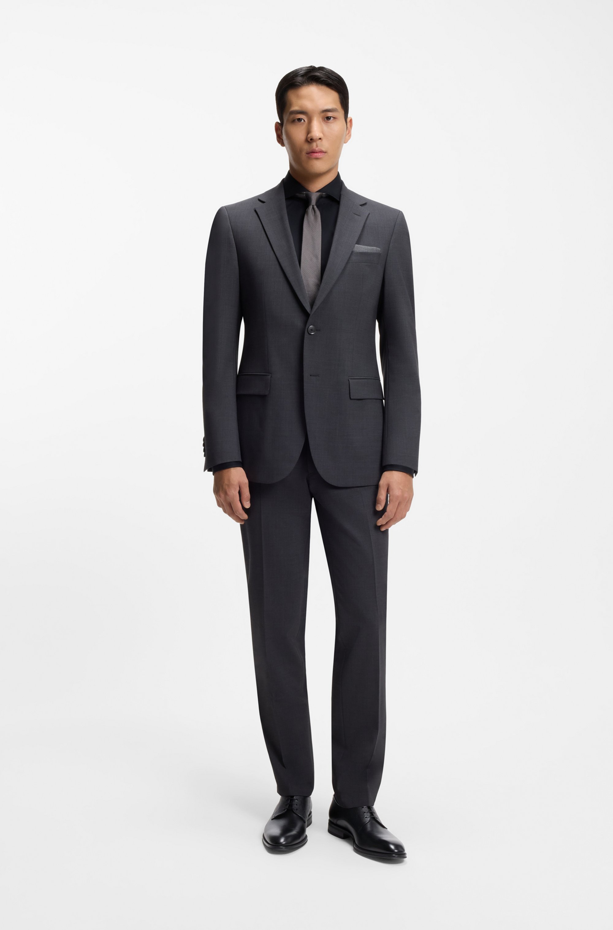 Derby shoes in smooth and textured leather