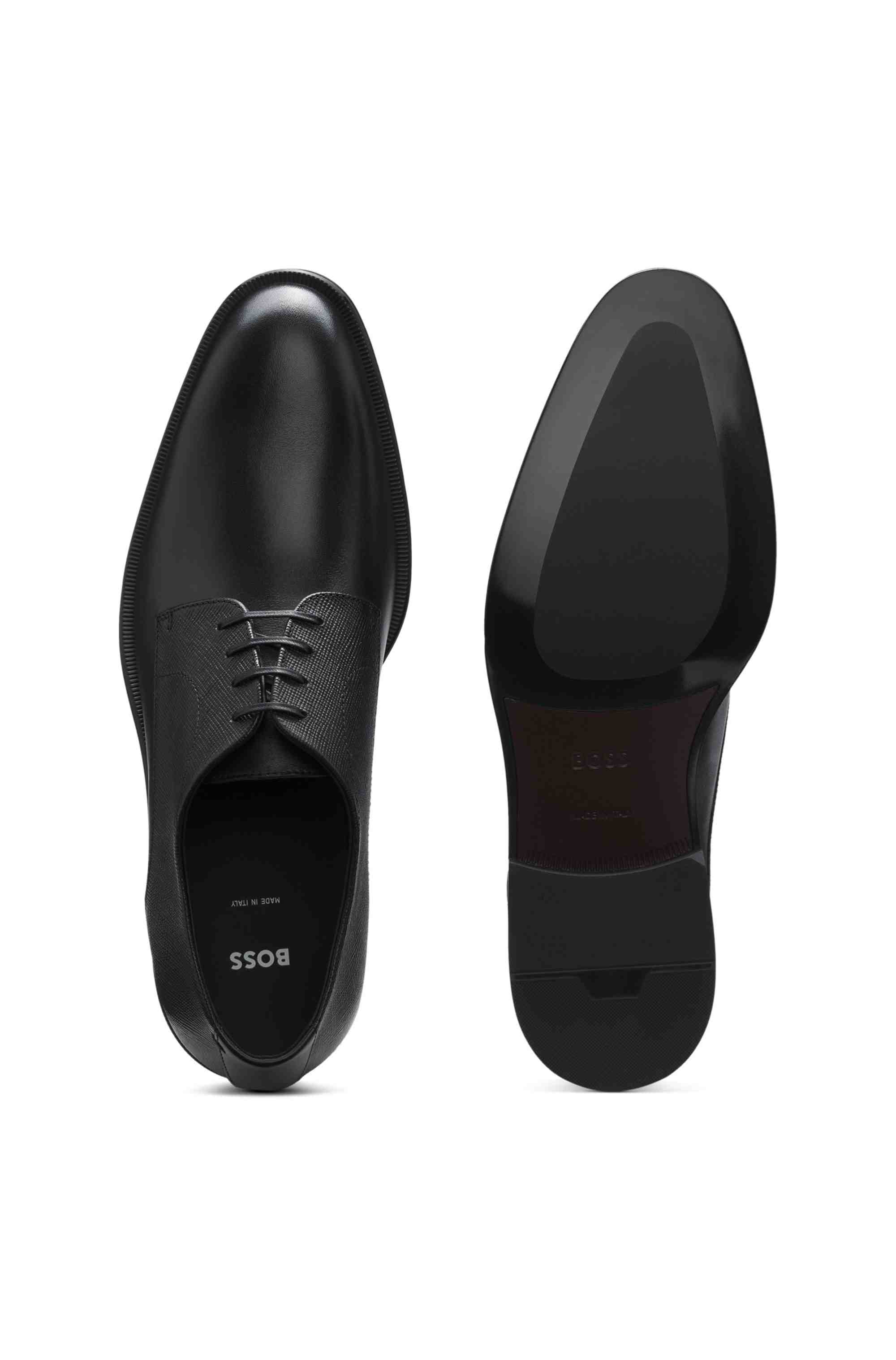 Derby shoes in smooth and textured leather