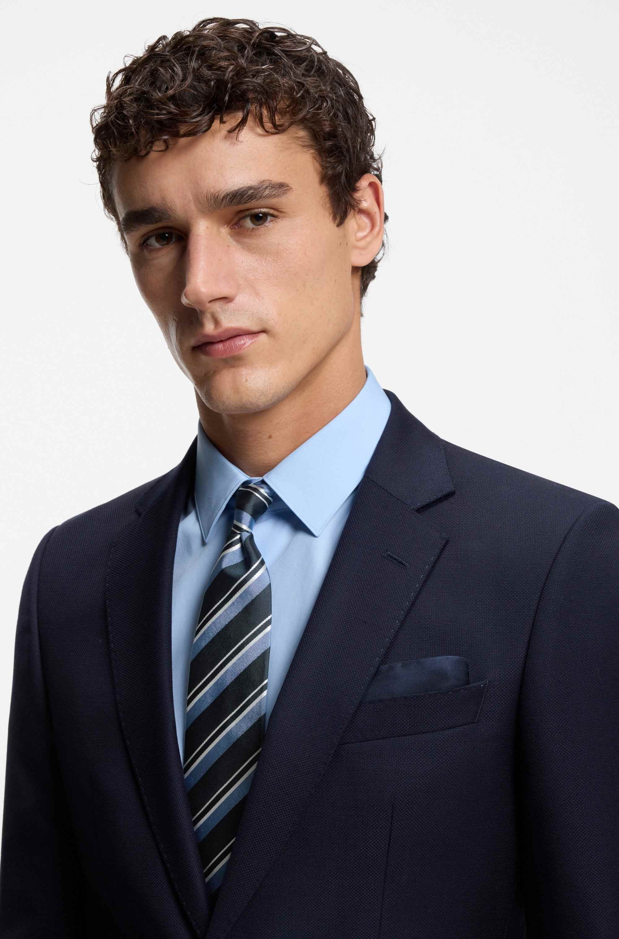 Silk tie with diagonal stripes