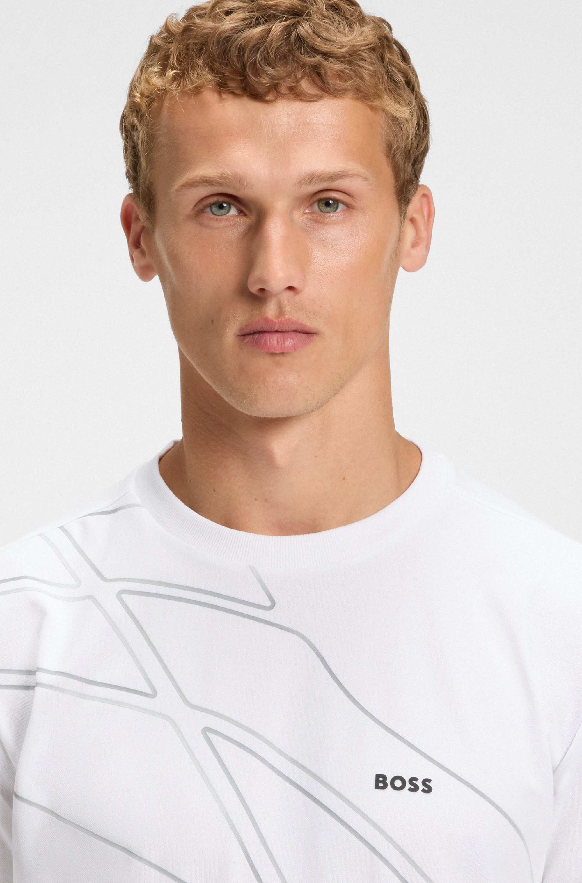 Active T-shirt in moisture-wicking stretch piqué
