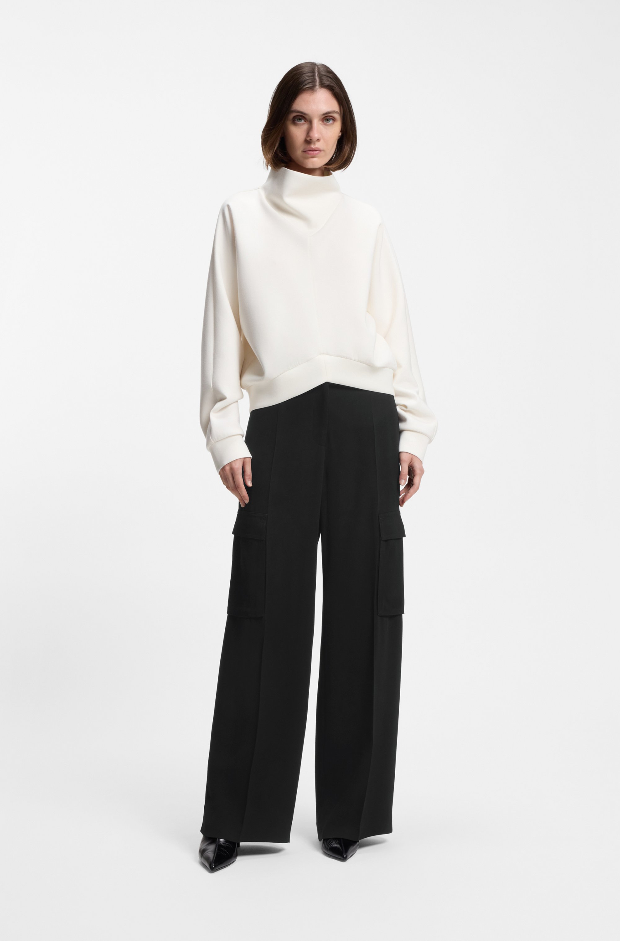 Regular-fit trousers in crepe with cargo pockets