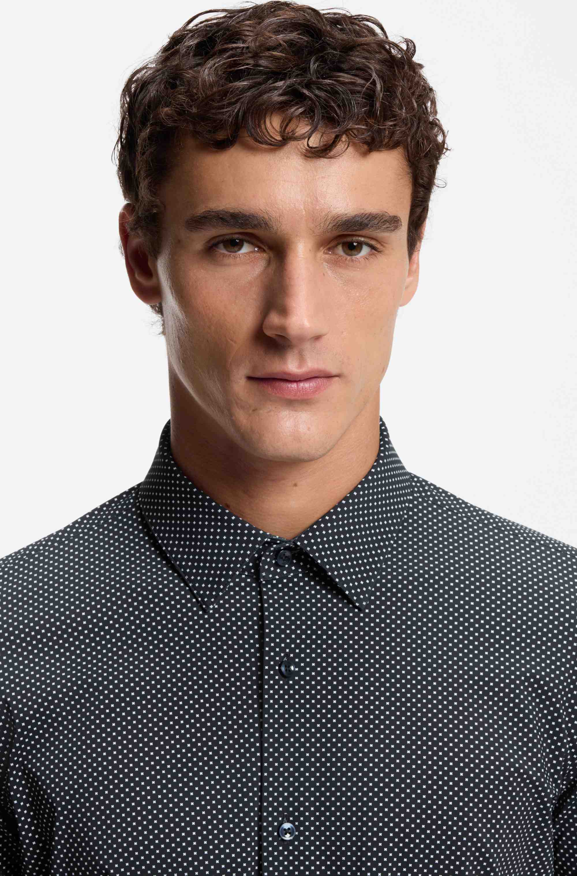 Slim-fit shirt in printed performance-stretch jersey
