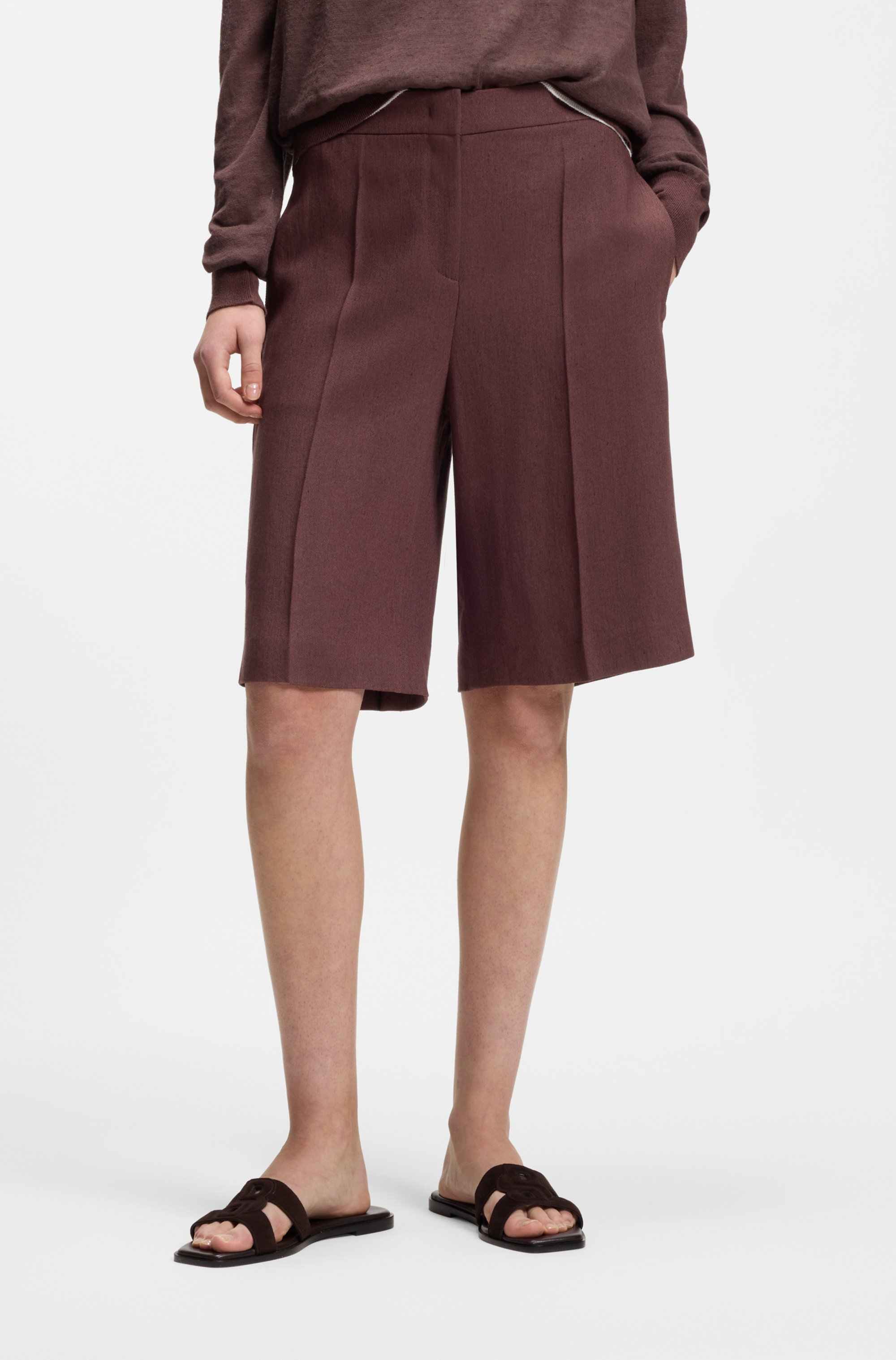 Relaxed-fit shorts in a linen blend