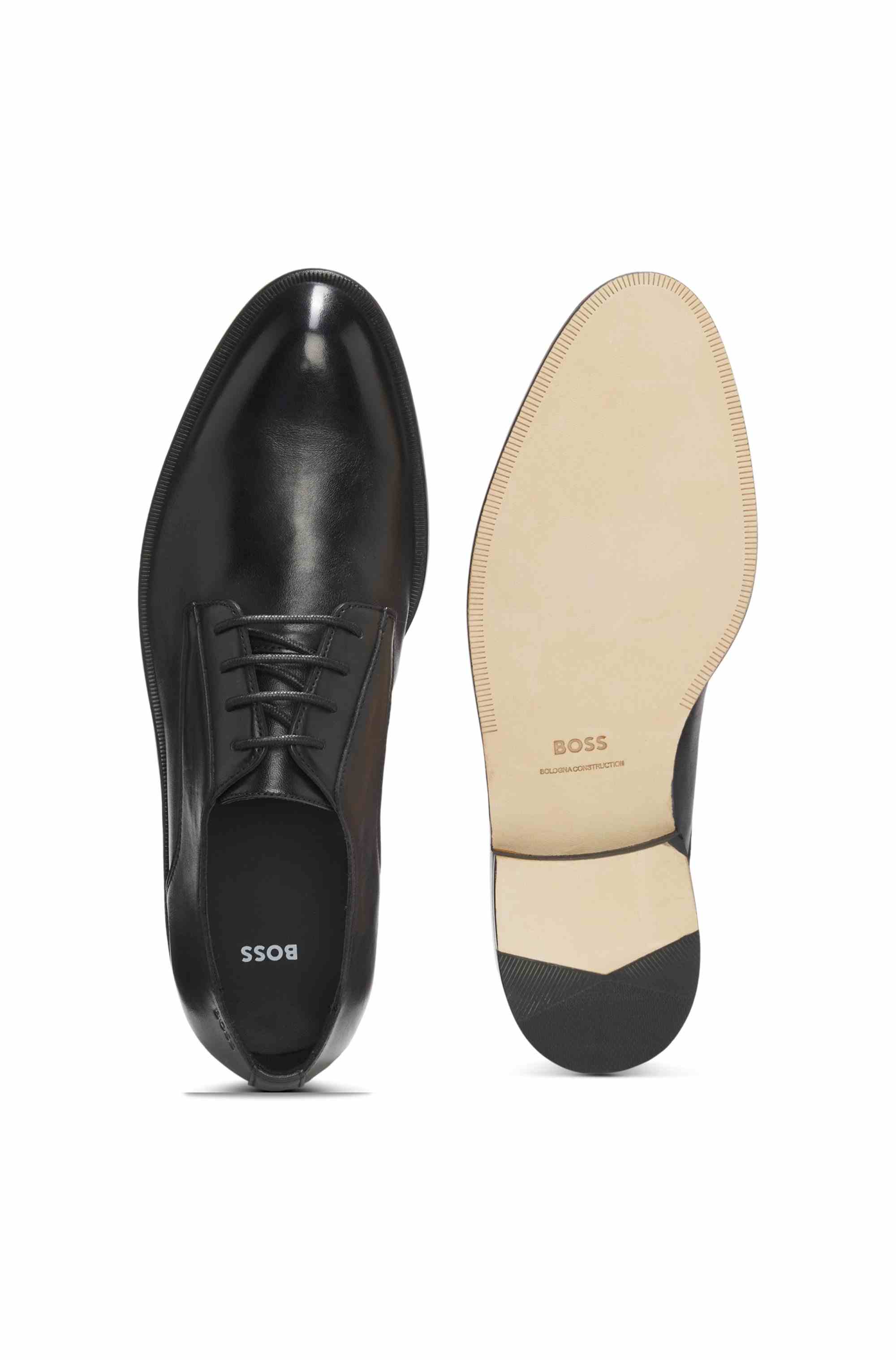 Derby shoes in leather with embossed logo