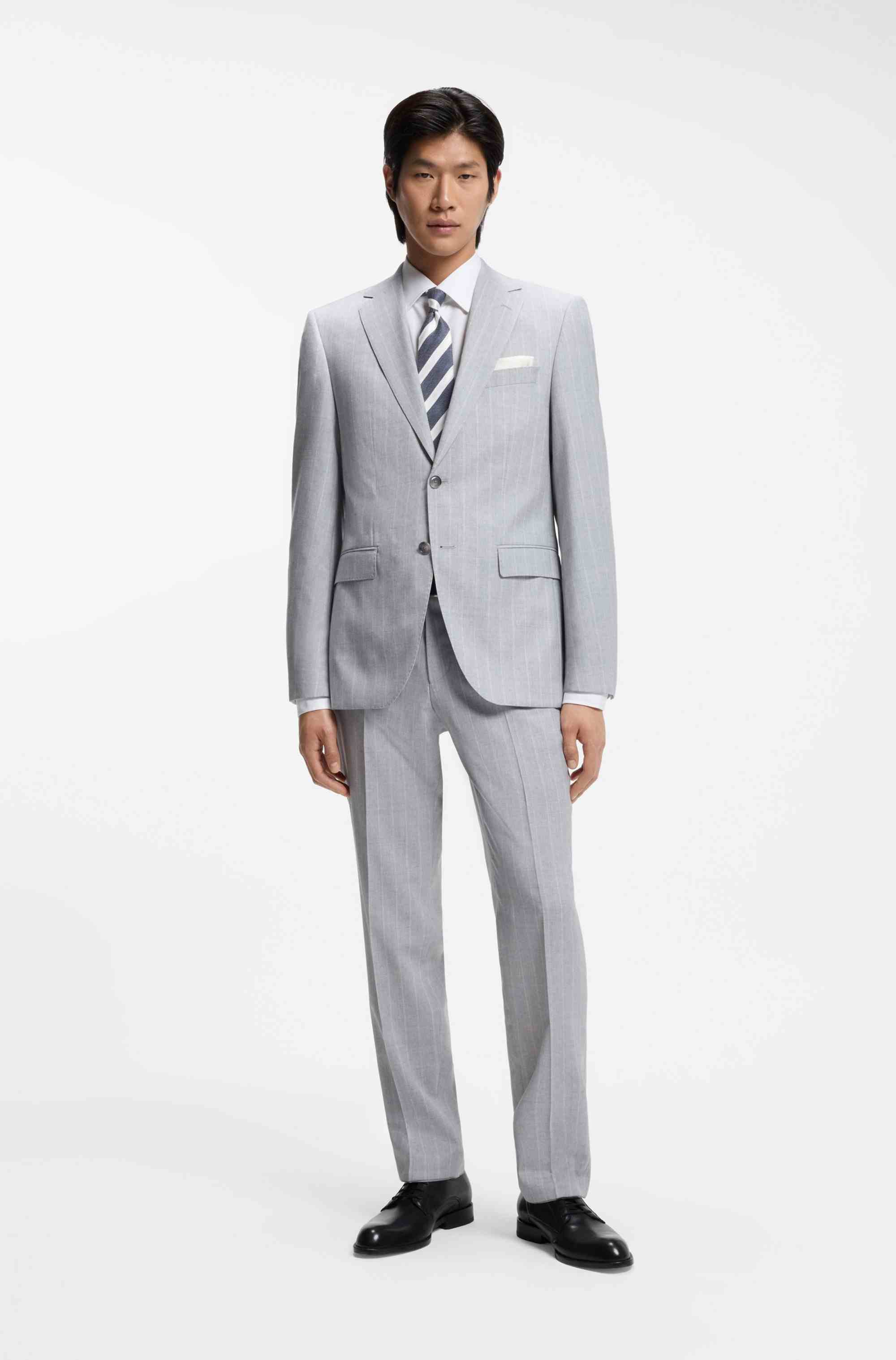 Derby shoes in leather with embossed logo