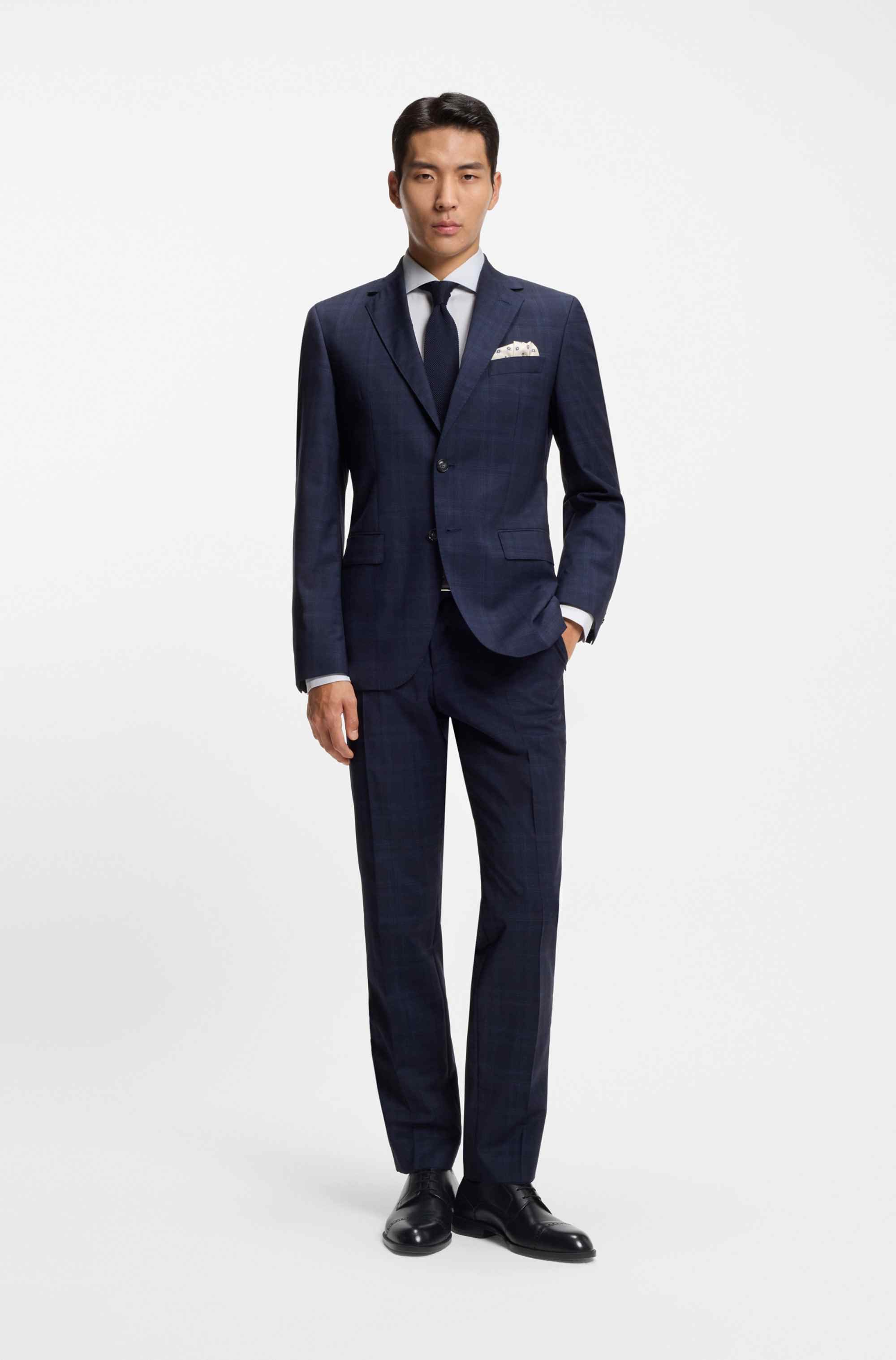 Leather Derby shoes with brogue details