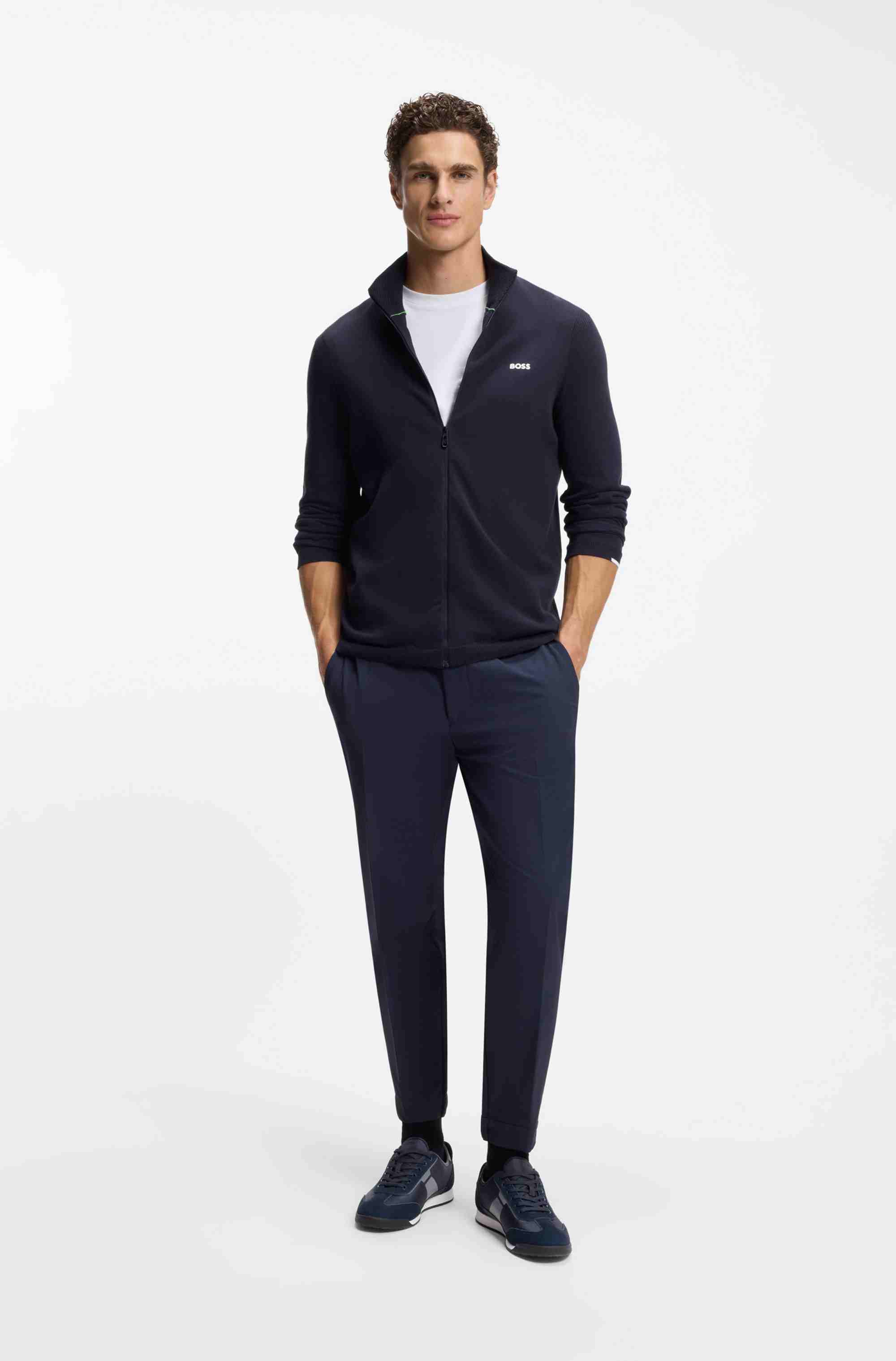 Low-top trainers with structured trims