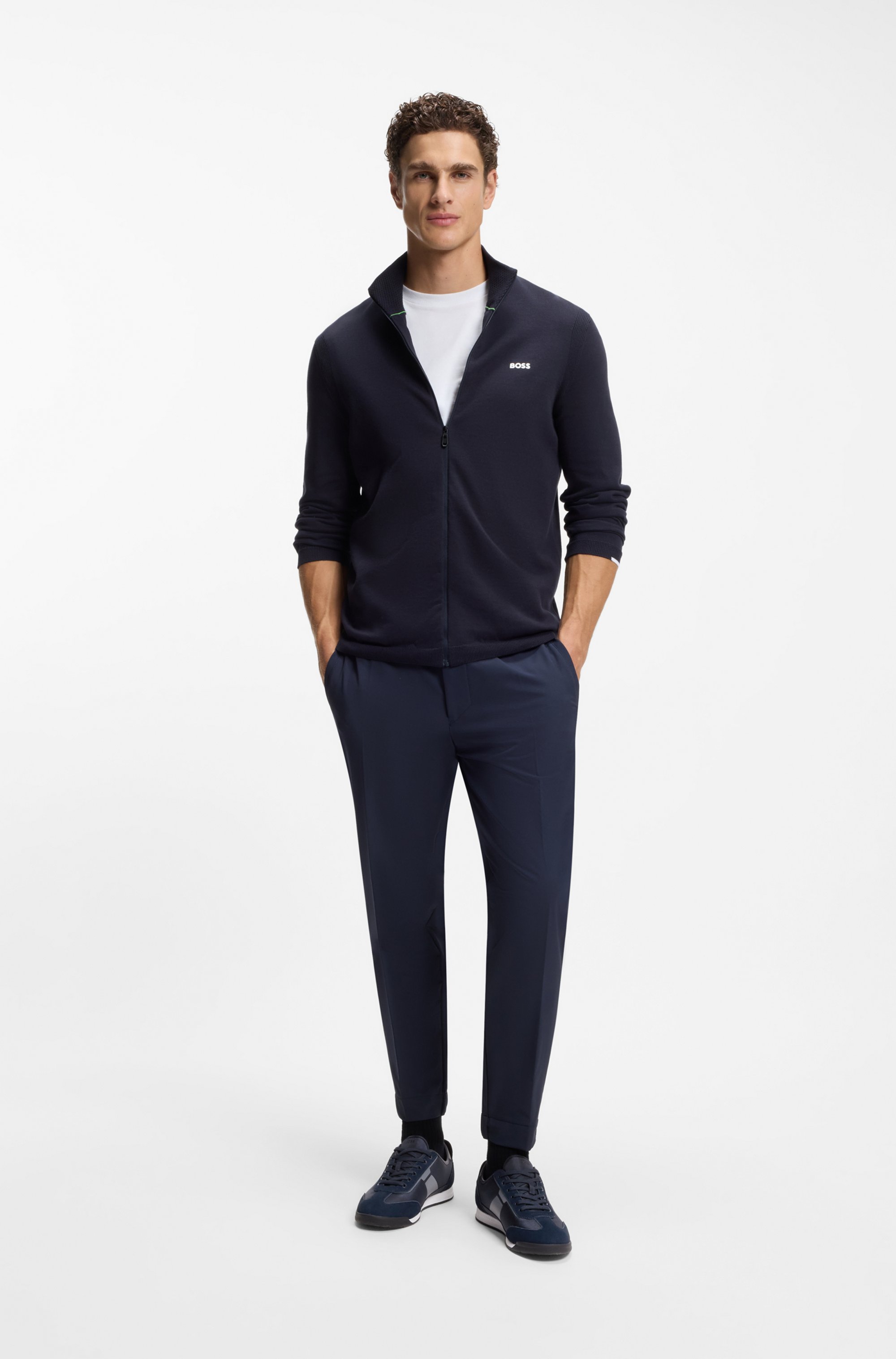 Low-top trainers with structured trims