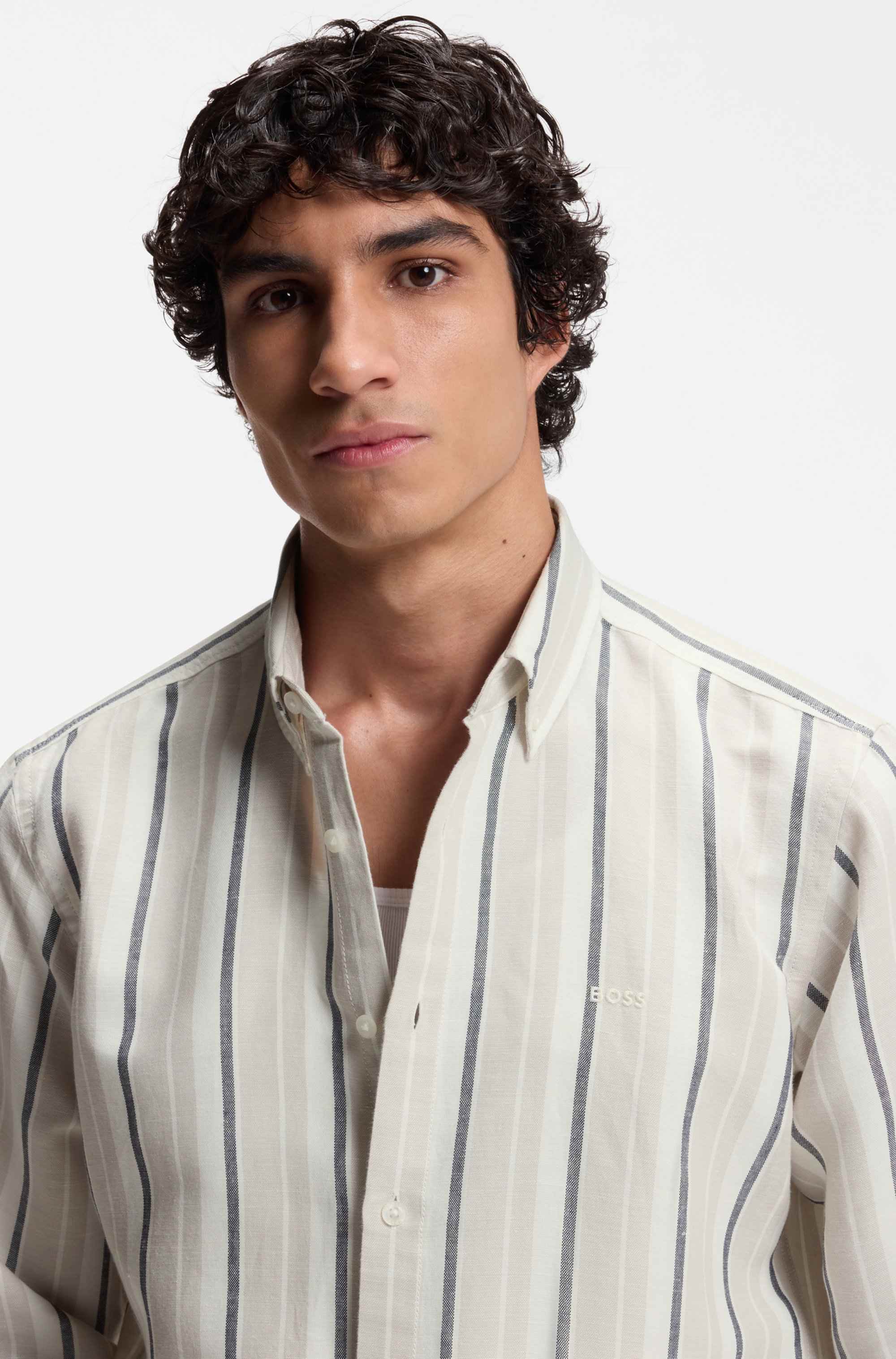 Regular-fit shirt in striped linen and cotton