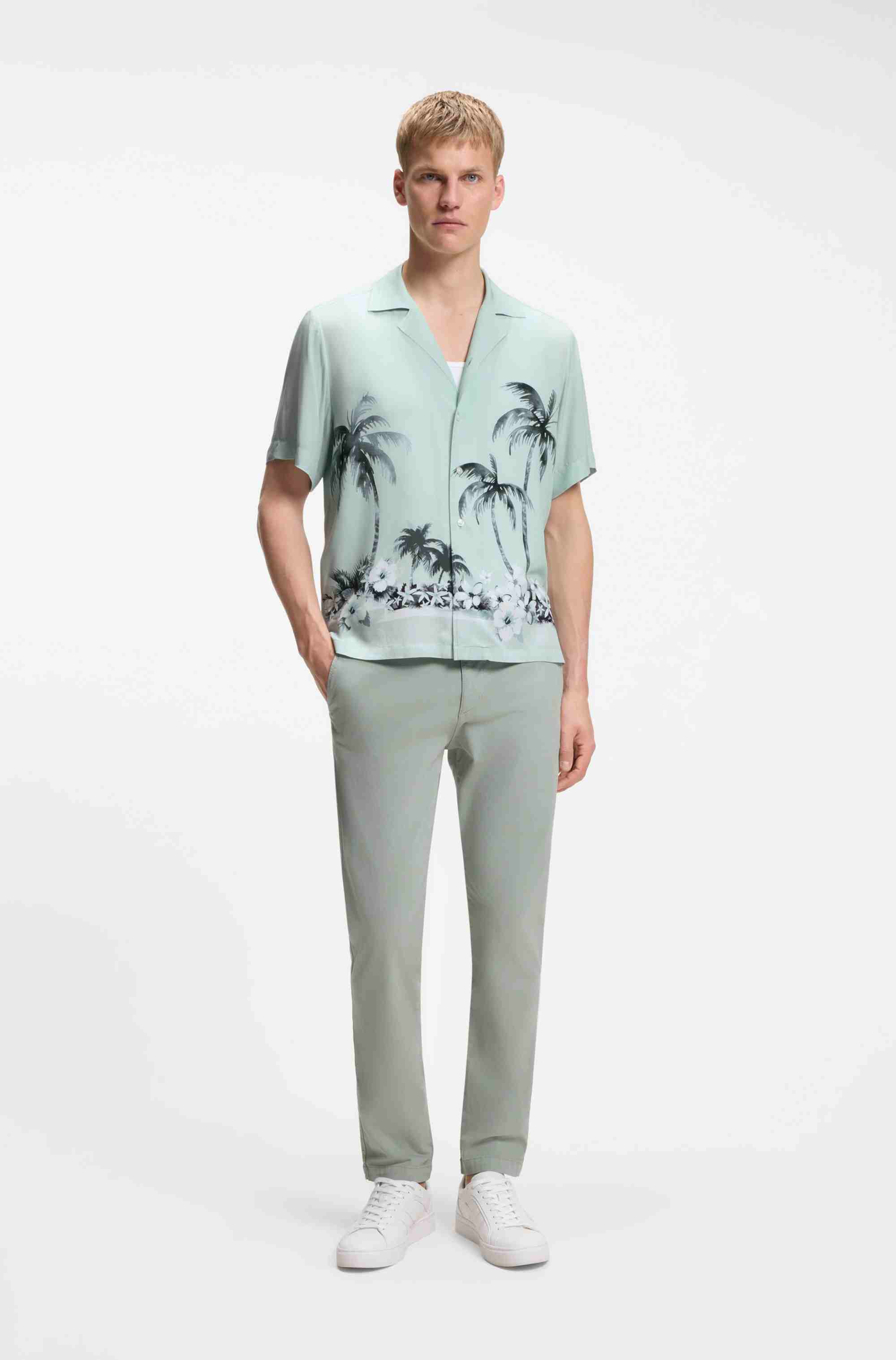 Regular-fit shirt with maxi print