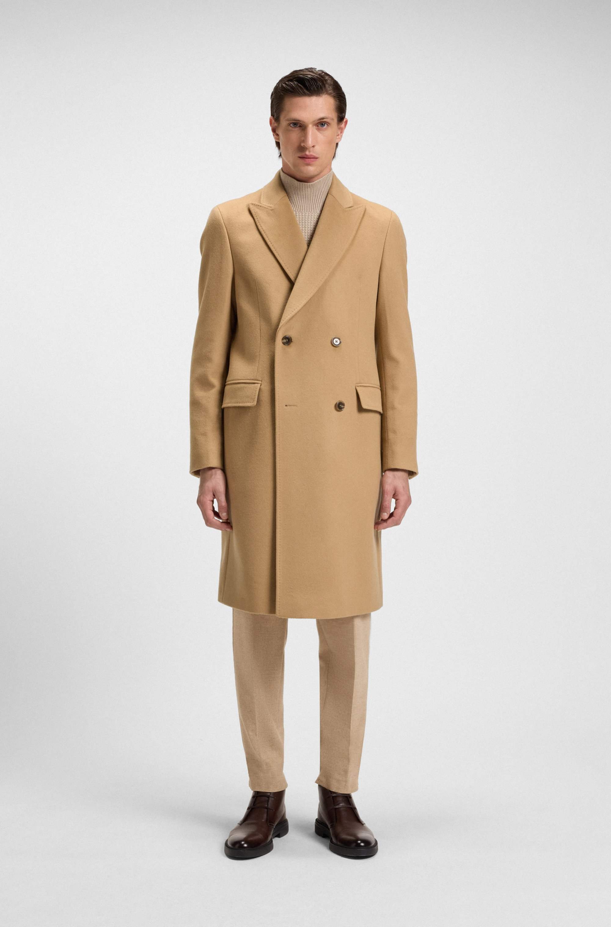 Double-breasted coat in virgin wool and cashmere