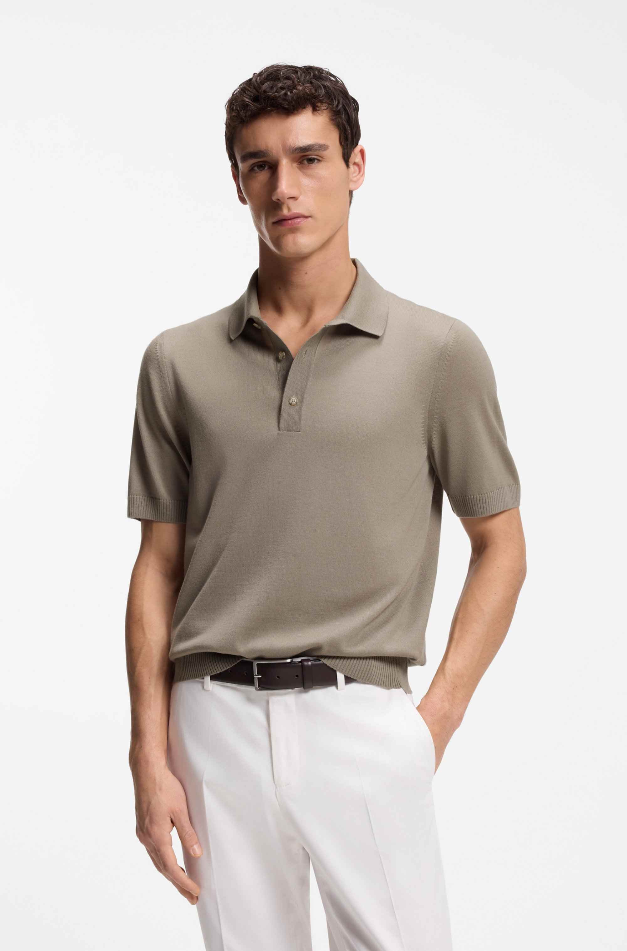 Short-sleeved sweater in virgin wool with polo collar