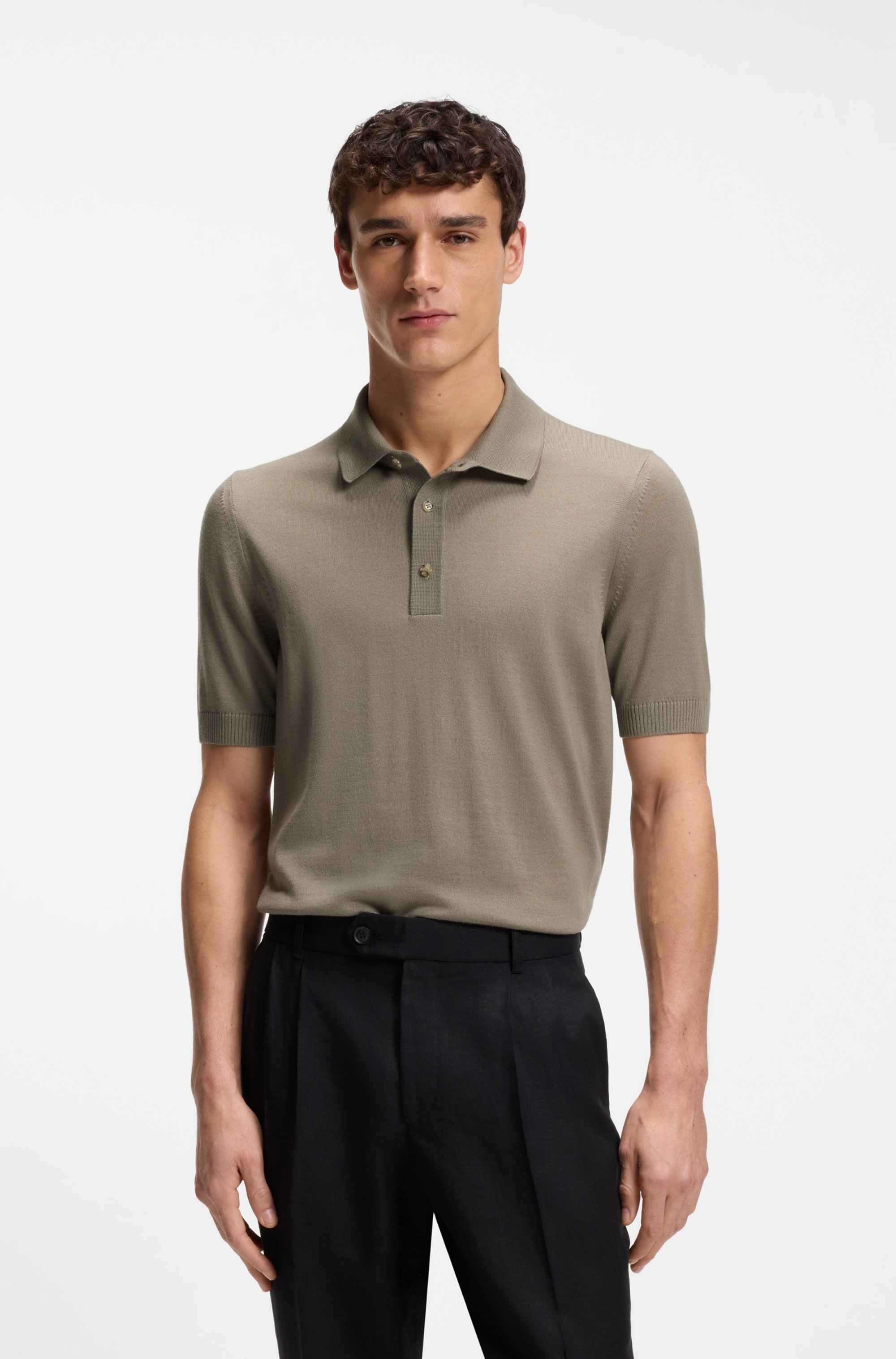 Short-sleeved sweater in virgin wool with polo collar