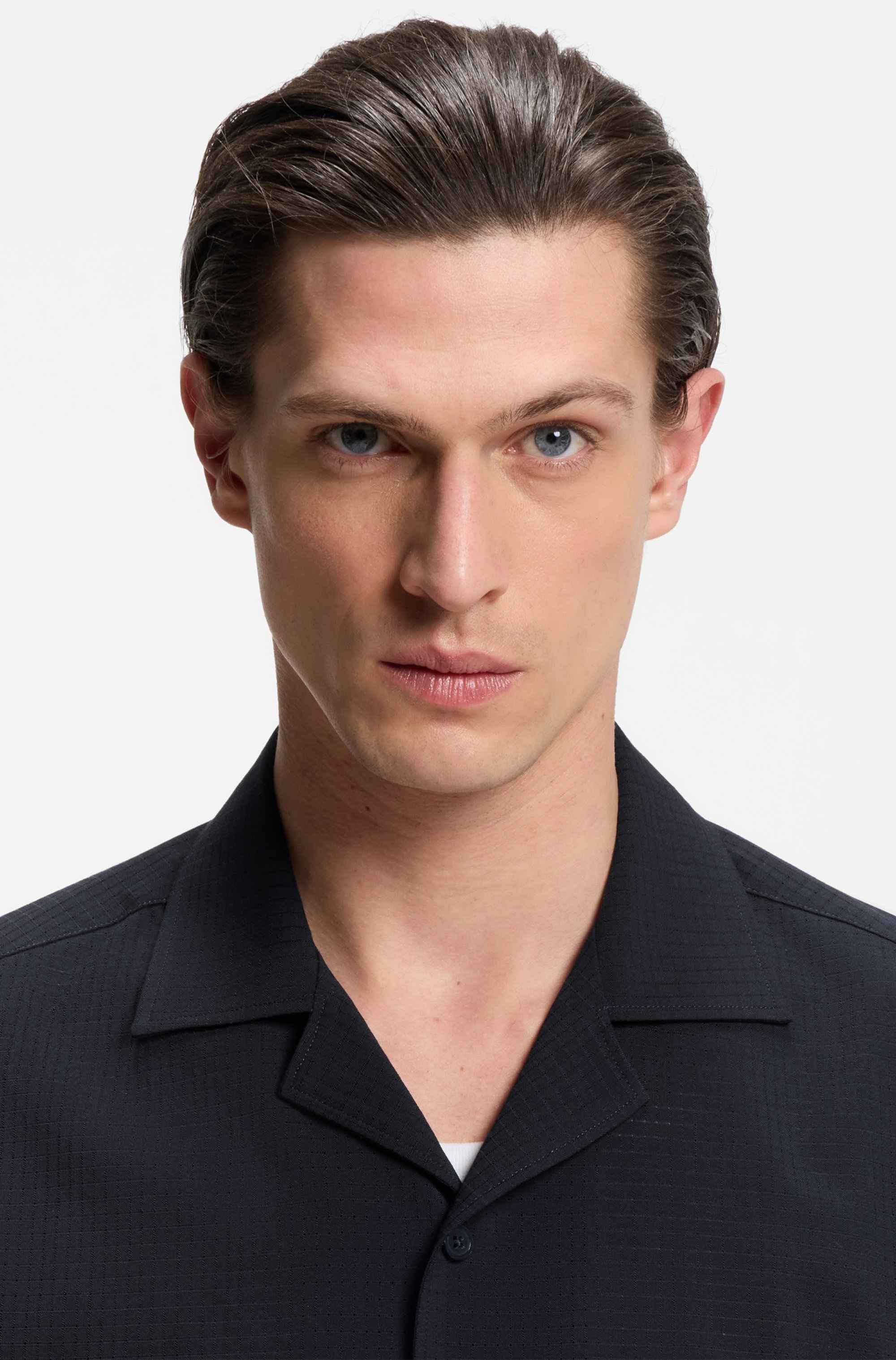 Relaxed-fit shirt in wool-blend mesh