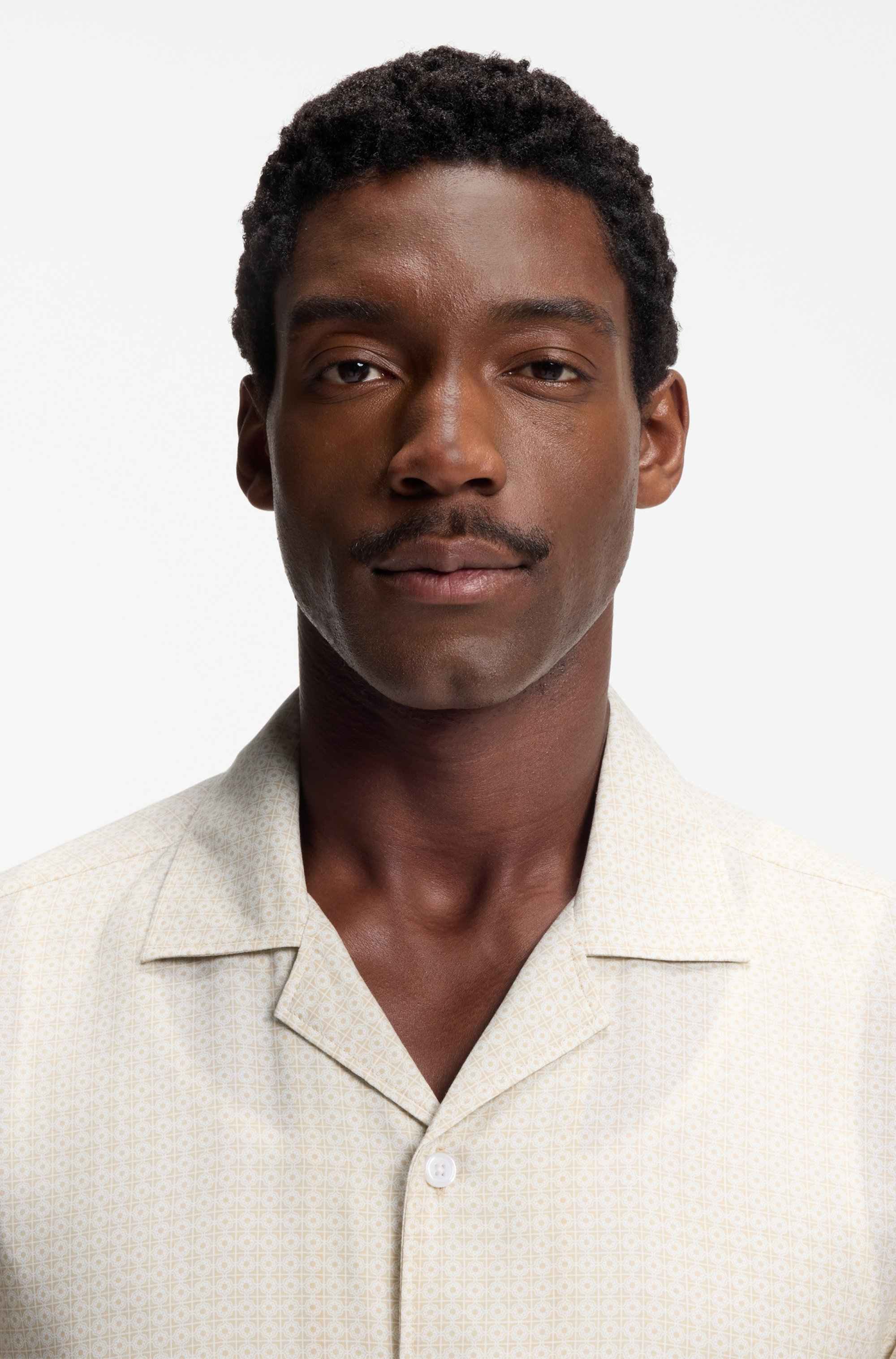 Relaxed-fit shirt with mosaic print