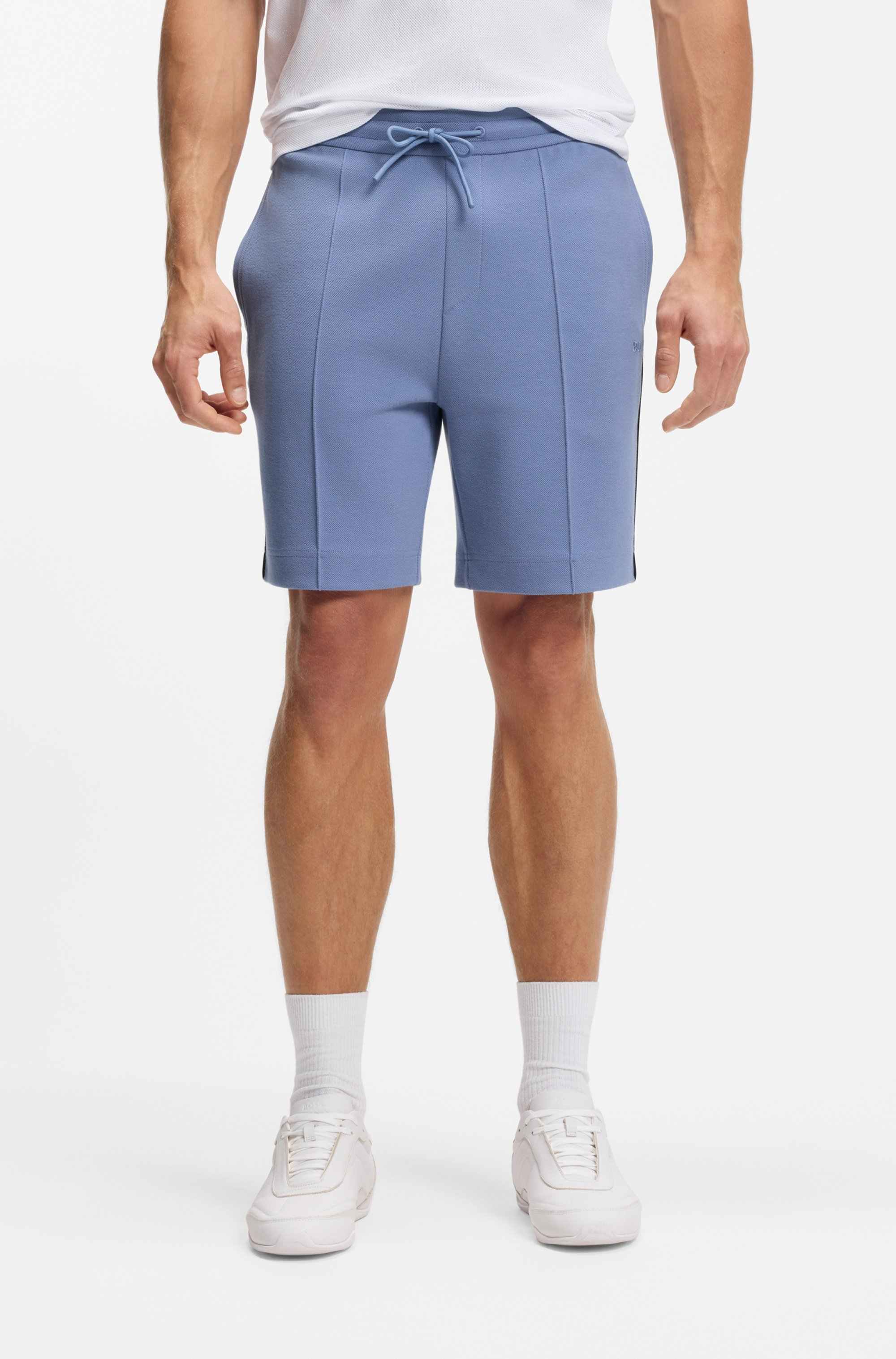 Cotton-blend shorts with piped trims
