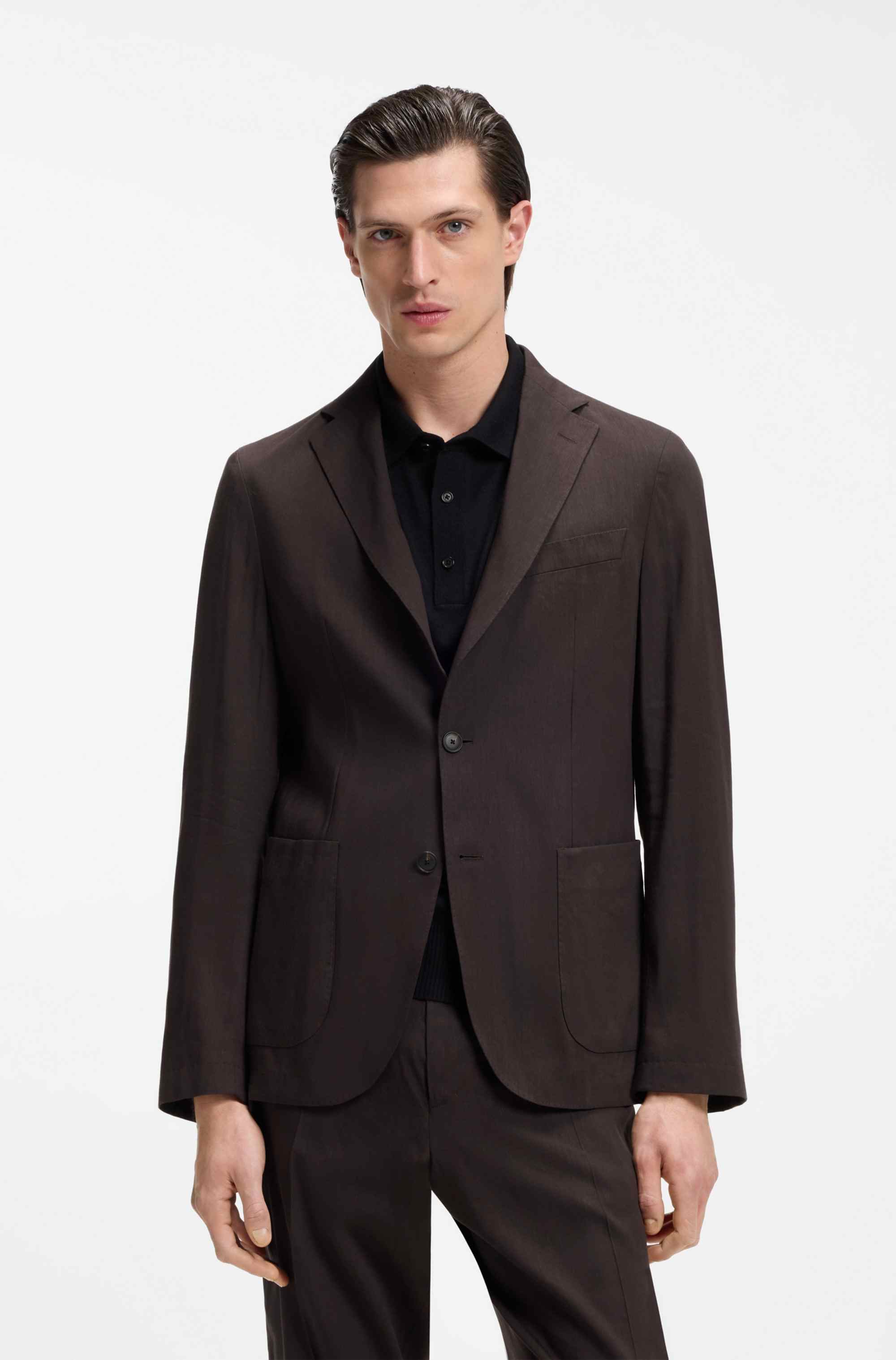 Slim-fit blazer in a machine-washable linen blend