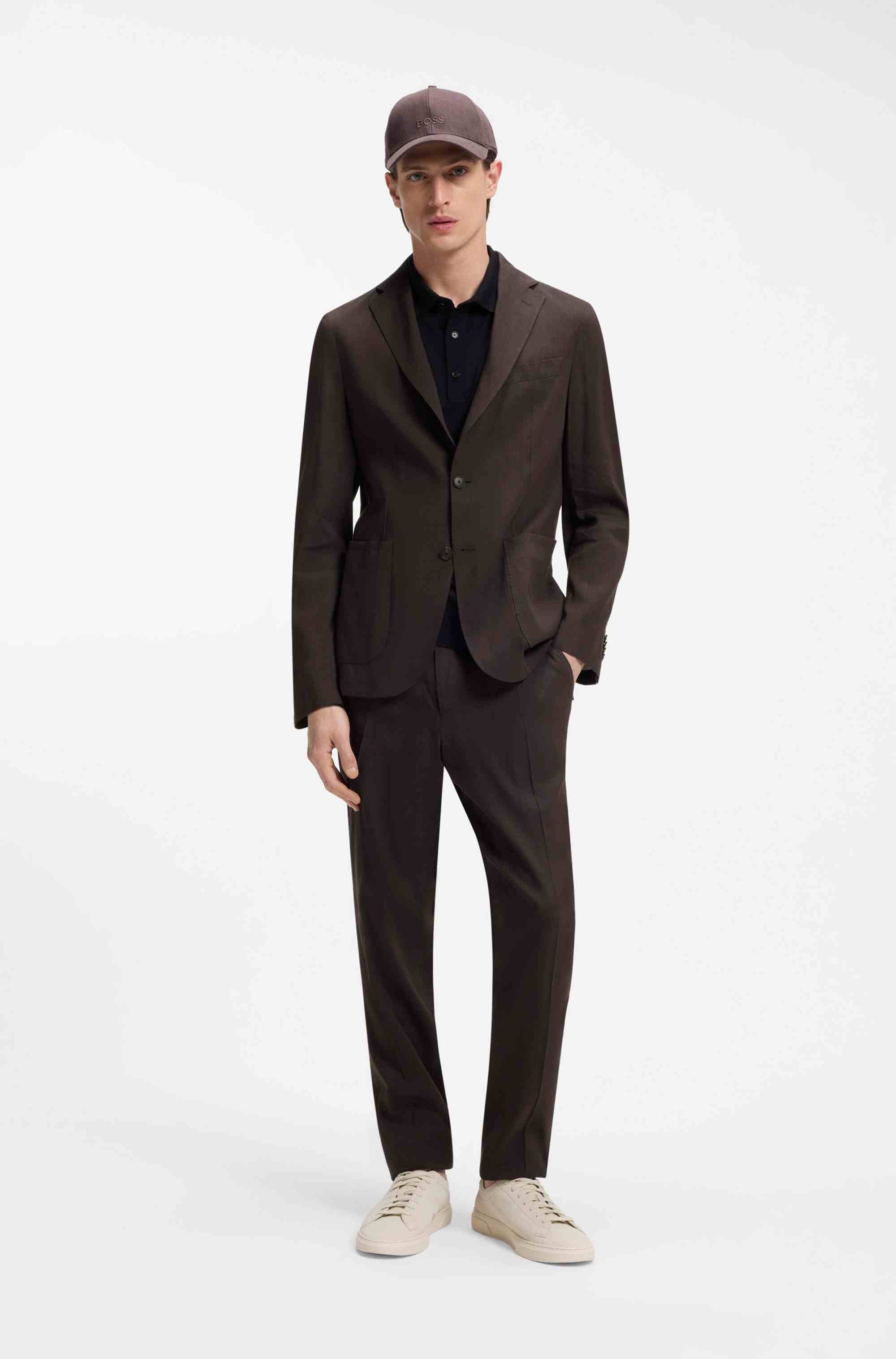 Slim-fit blazer in a machine-washable linen blend