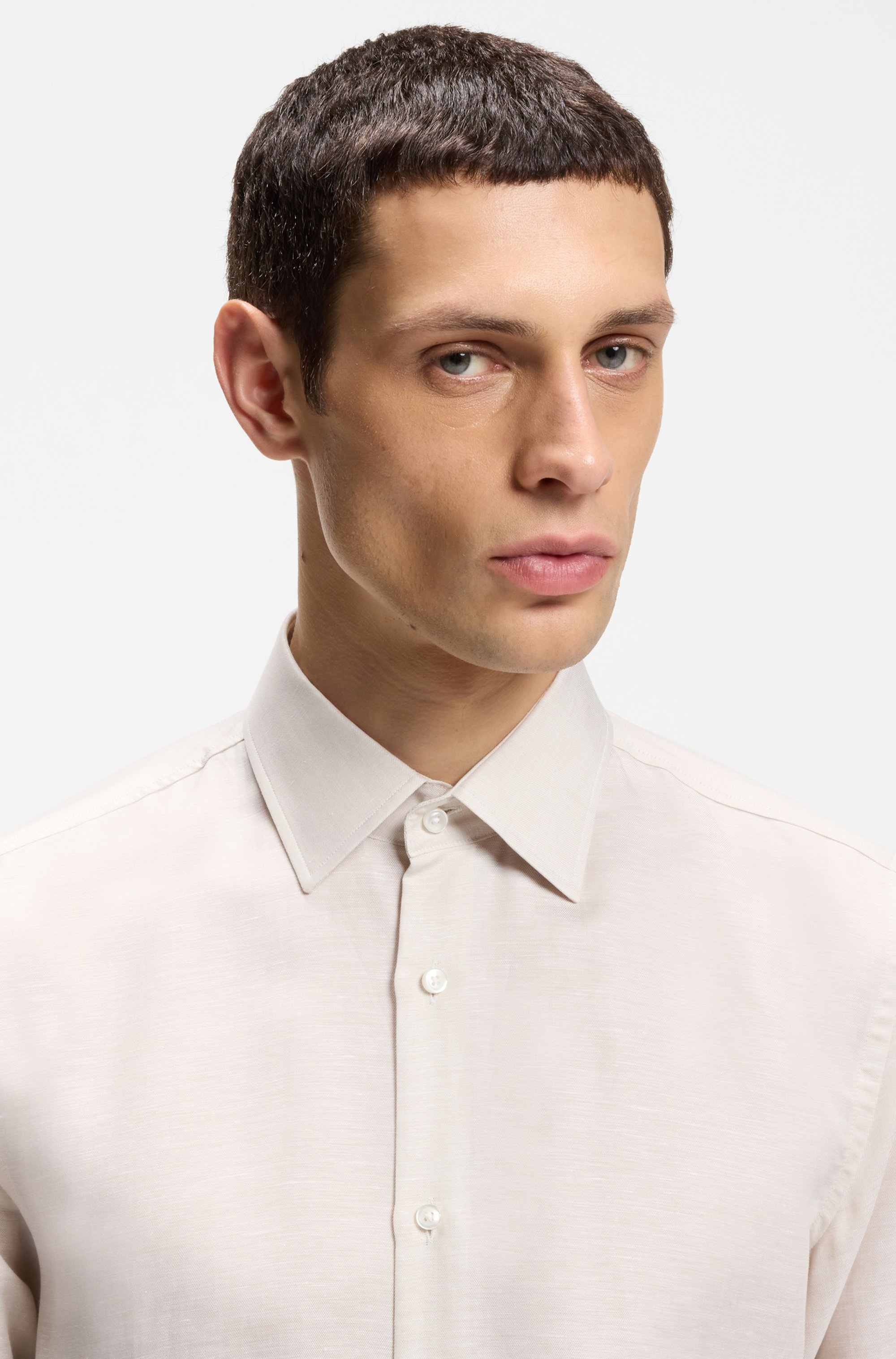 Slim-fit shirt in linen-blend twill