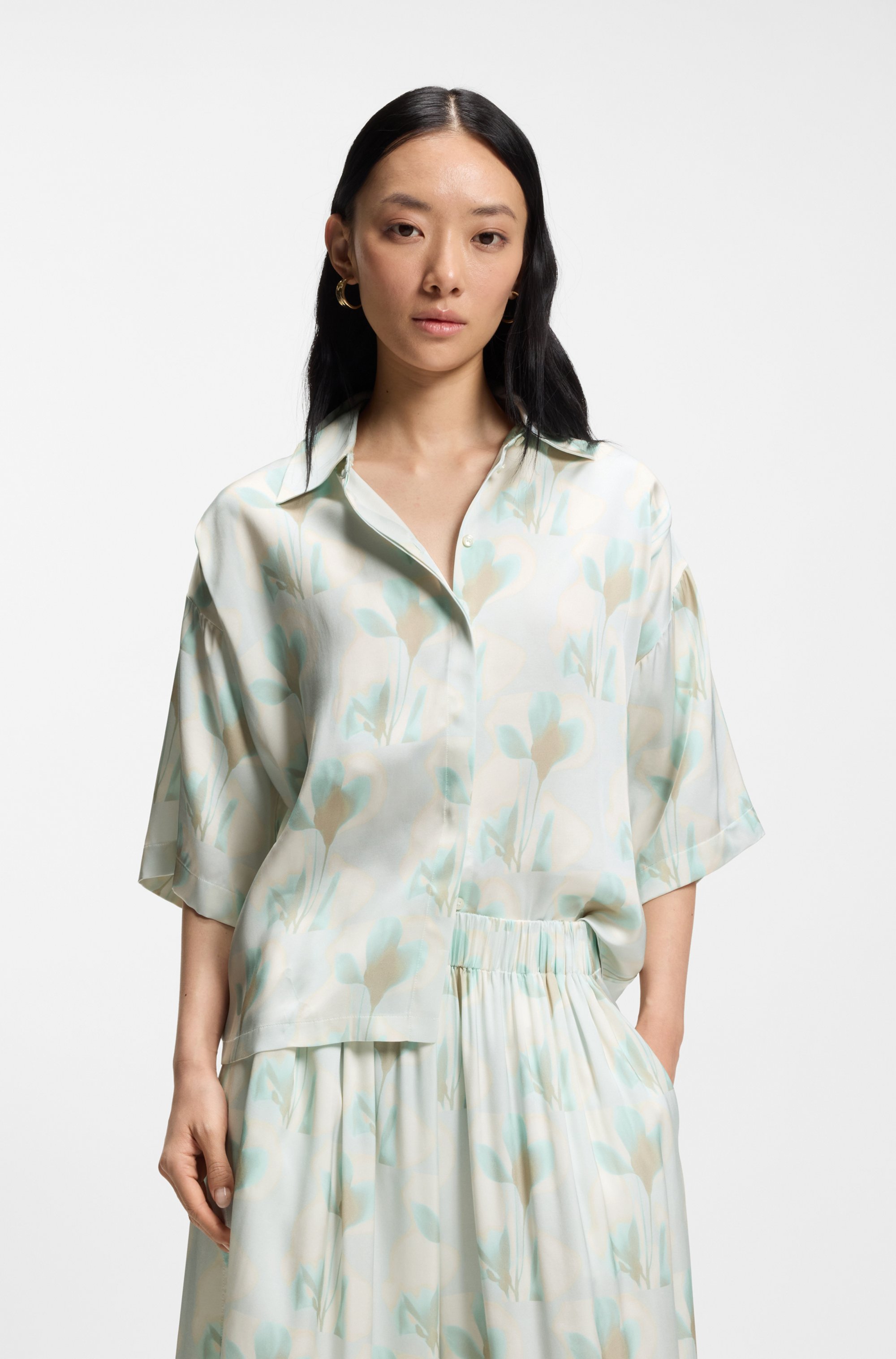Relaxed-fit blouse with floral print