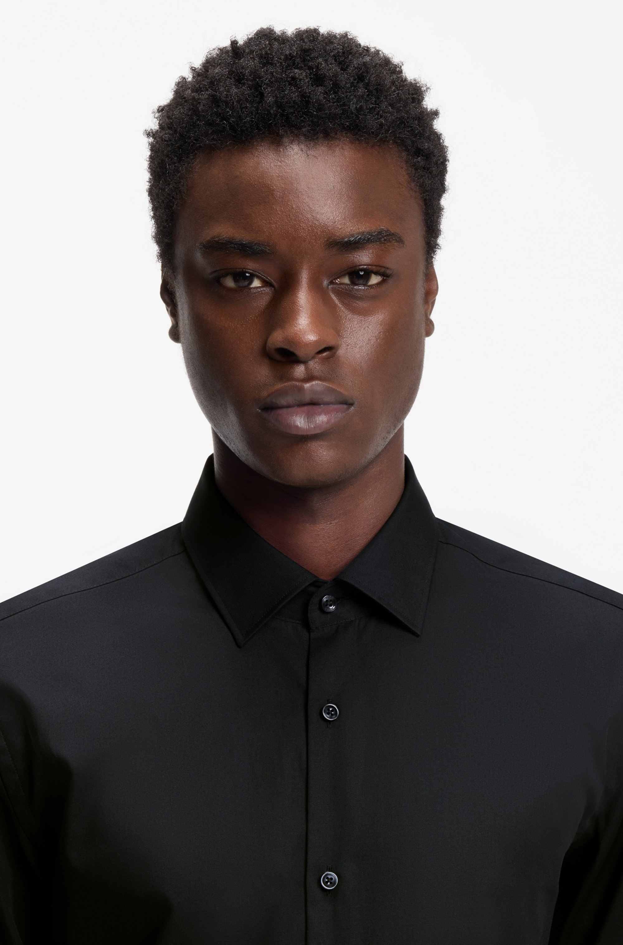 Slim-fit shirt in easy-iron cotton poplin