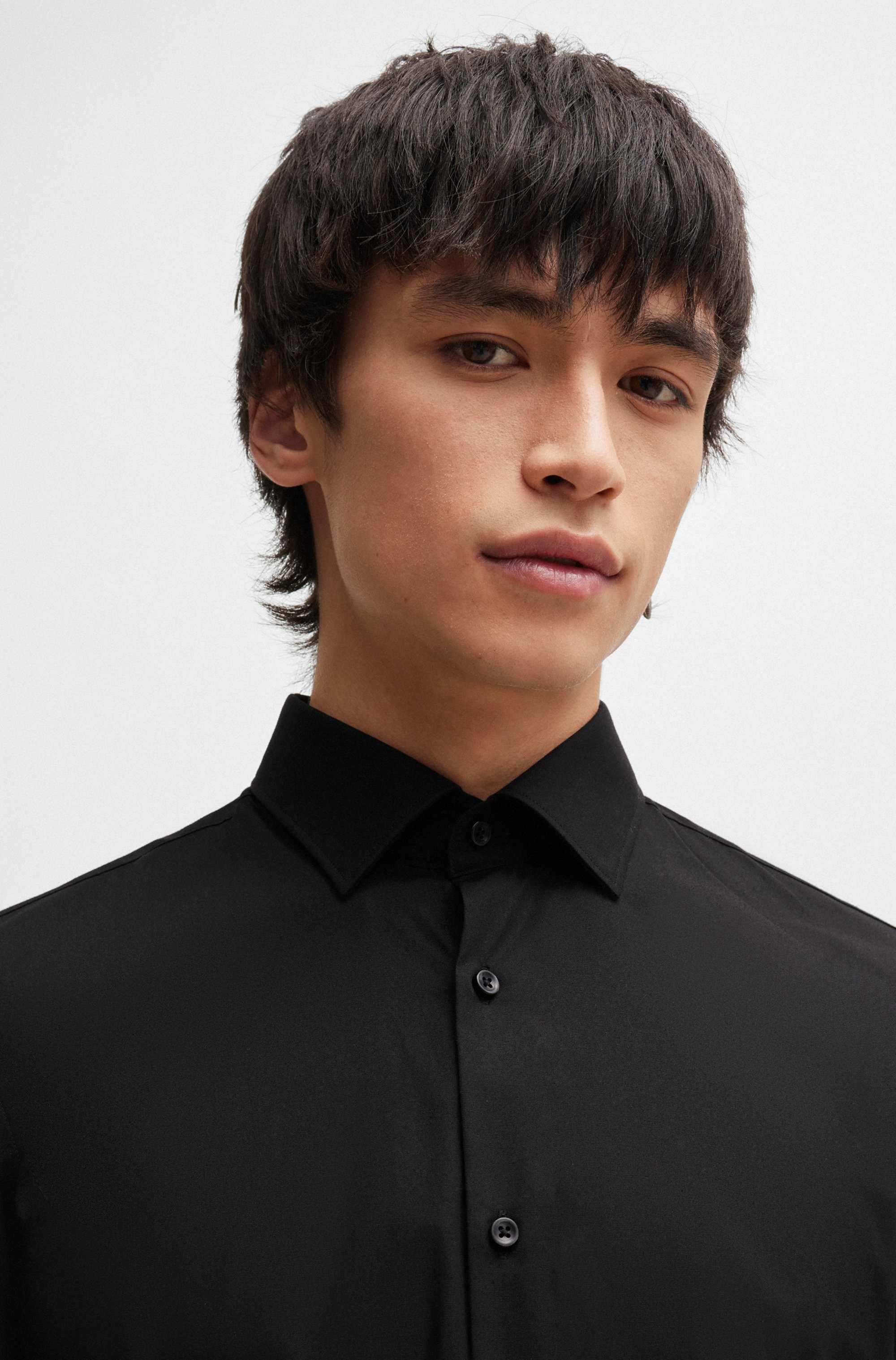 Slim-fit shirt in easy-iron cotton poplin