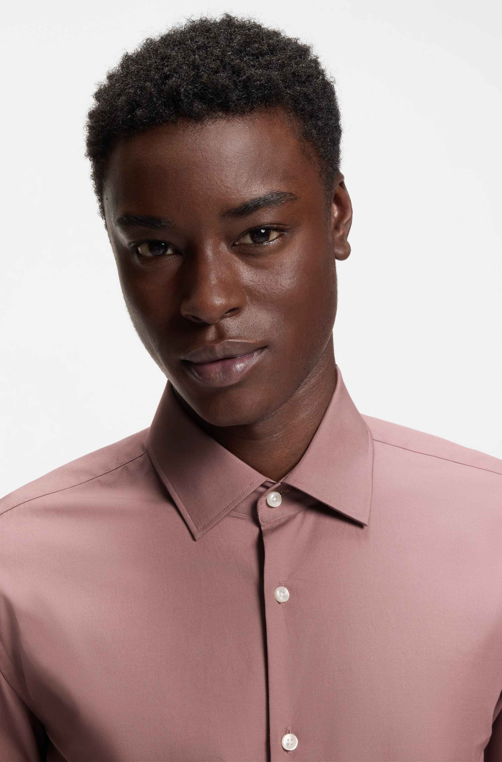 Slim-fit shirt in easy-iron cotton poplin