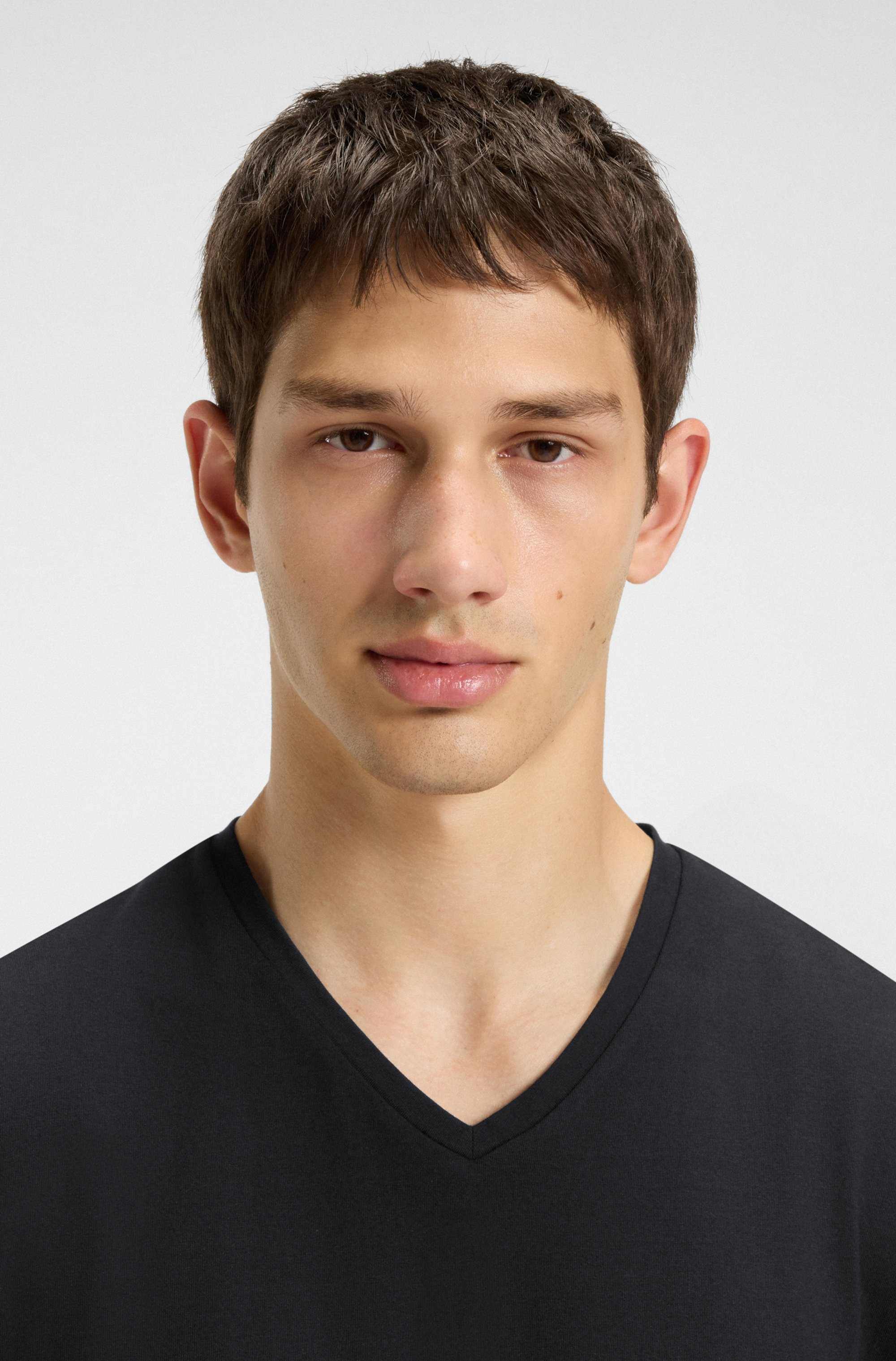 Two-pack of V-neck T-shirts in stretch cotton