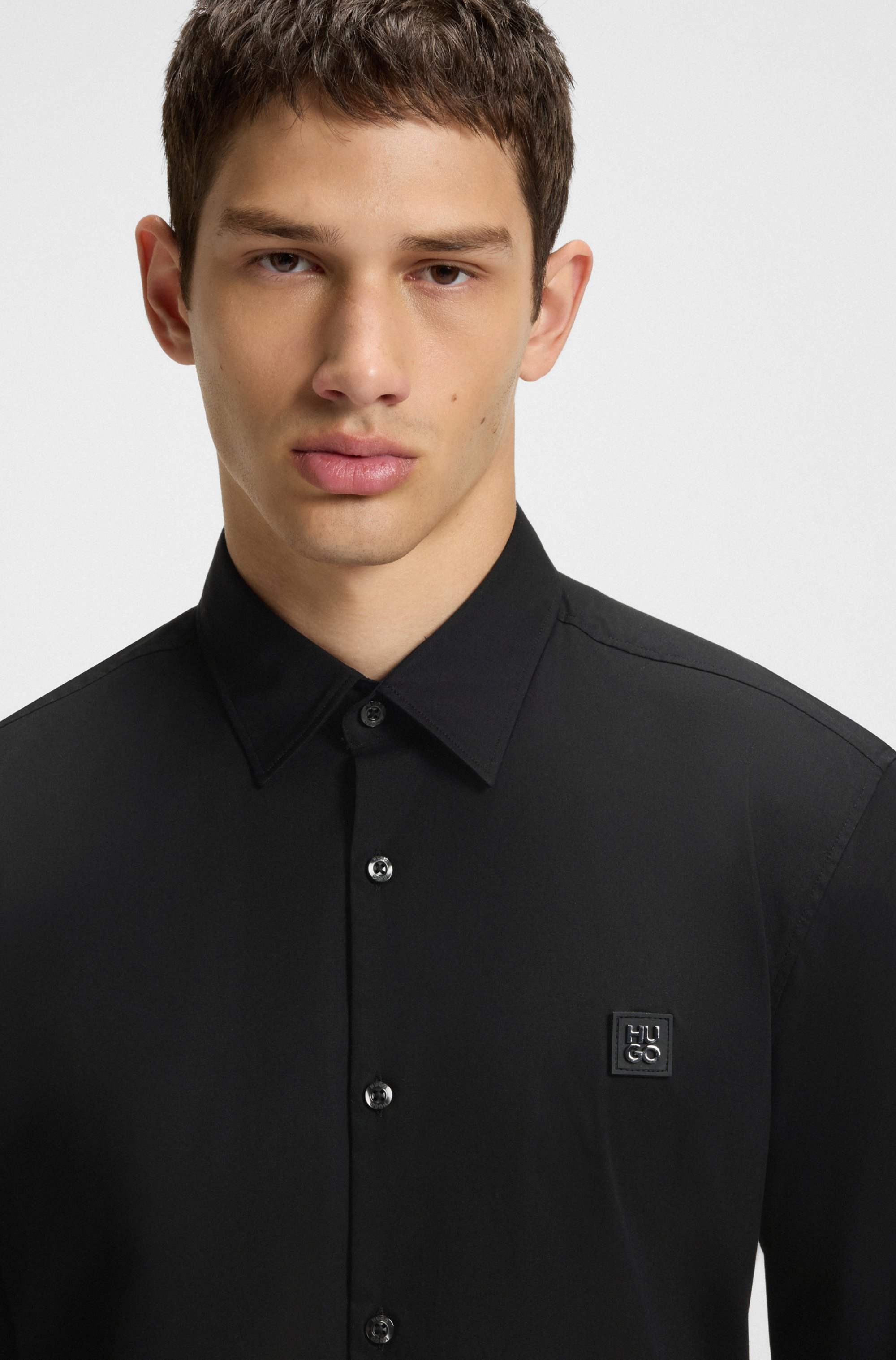 Slim-fit shirt in stretch cotton with stacked logo