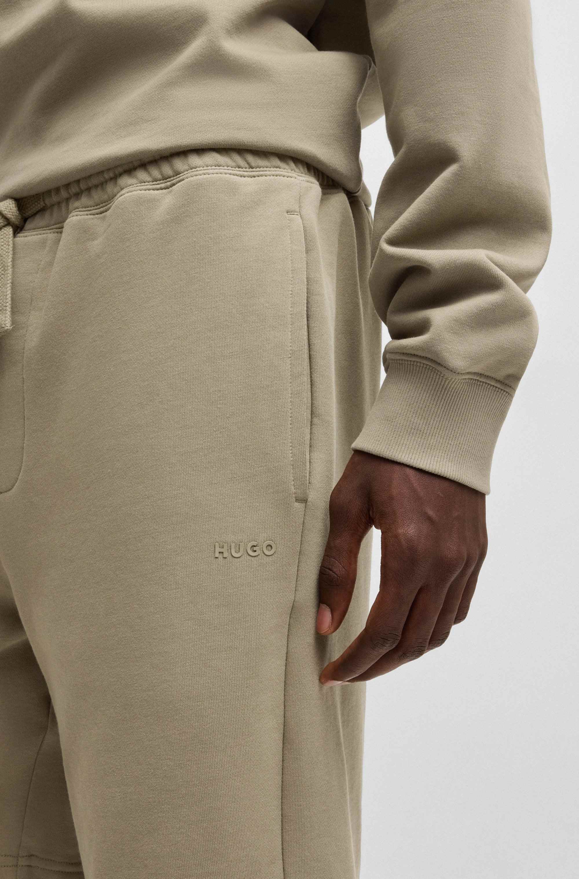 Relaxed-fit shorts in cotton terry with printed logo