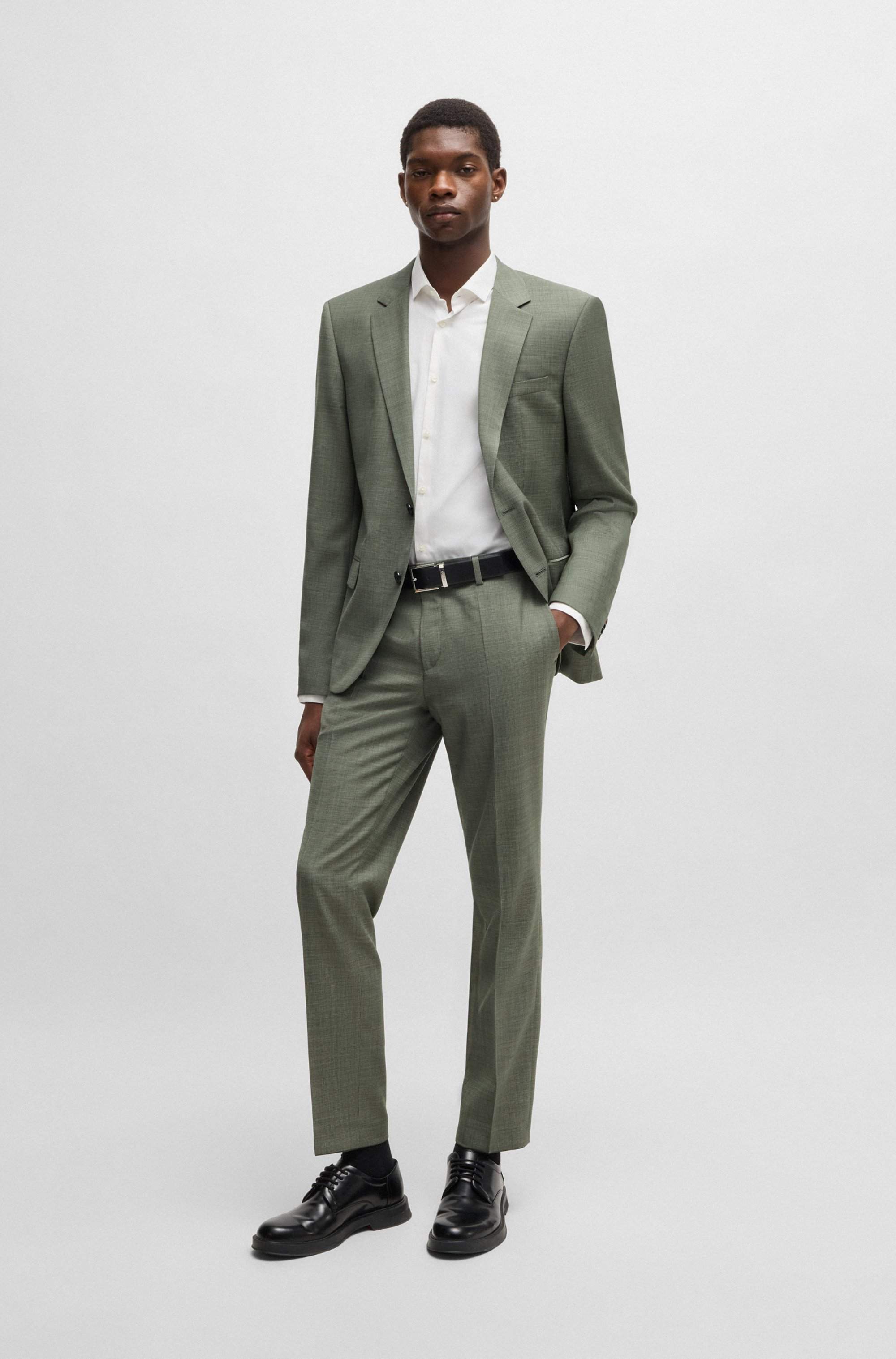 Slim-fit suit in structured performance-stretch fabric