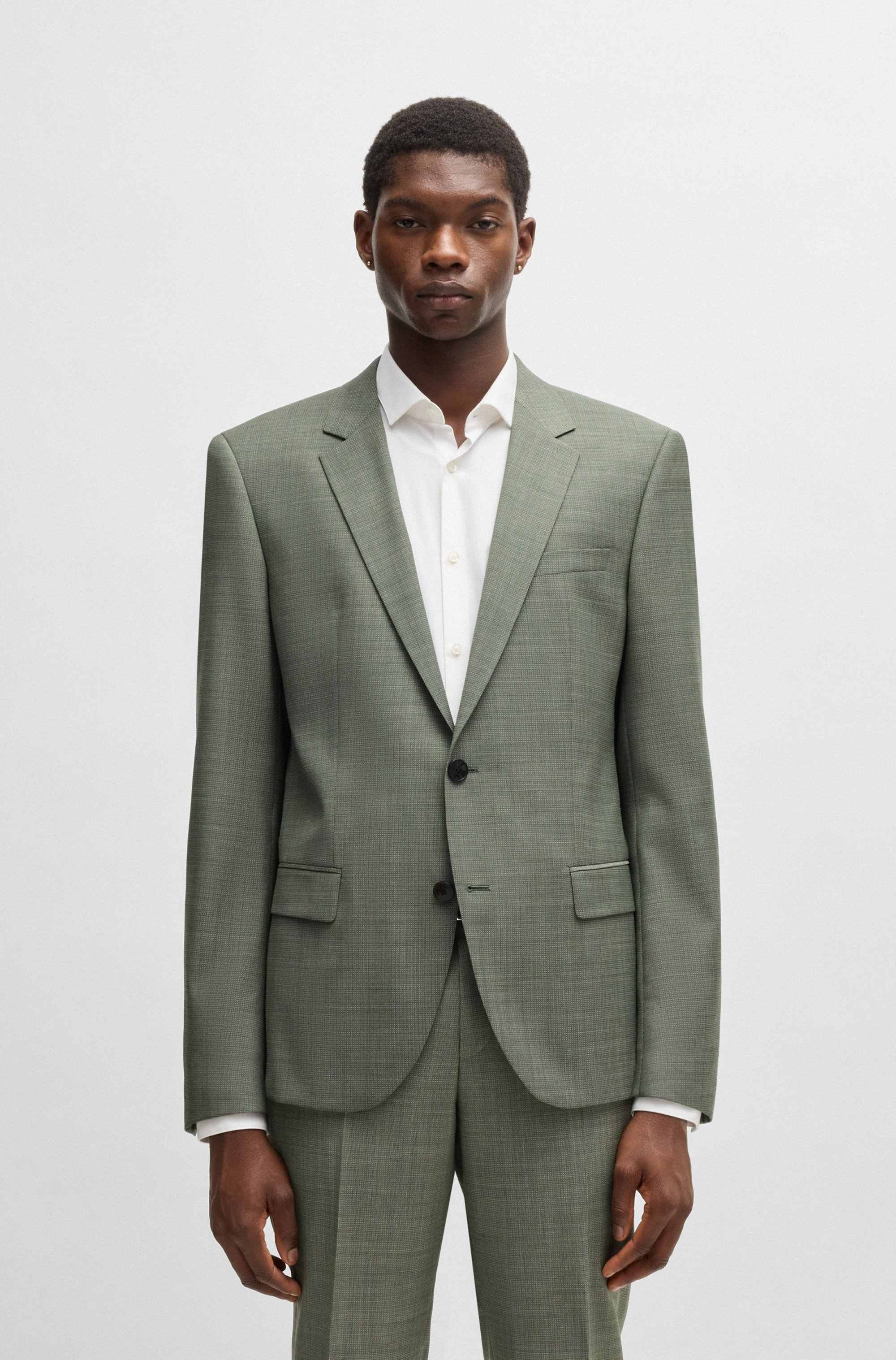 Slim-fit suit in structured performance-stretch fabric