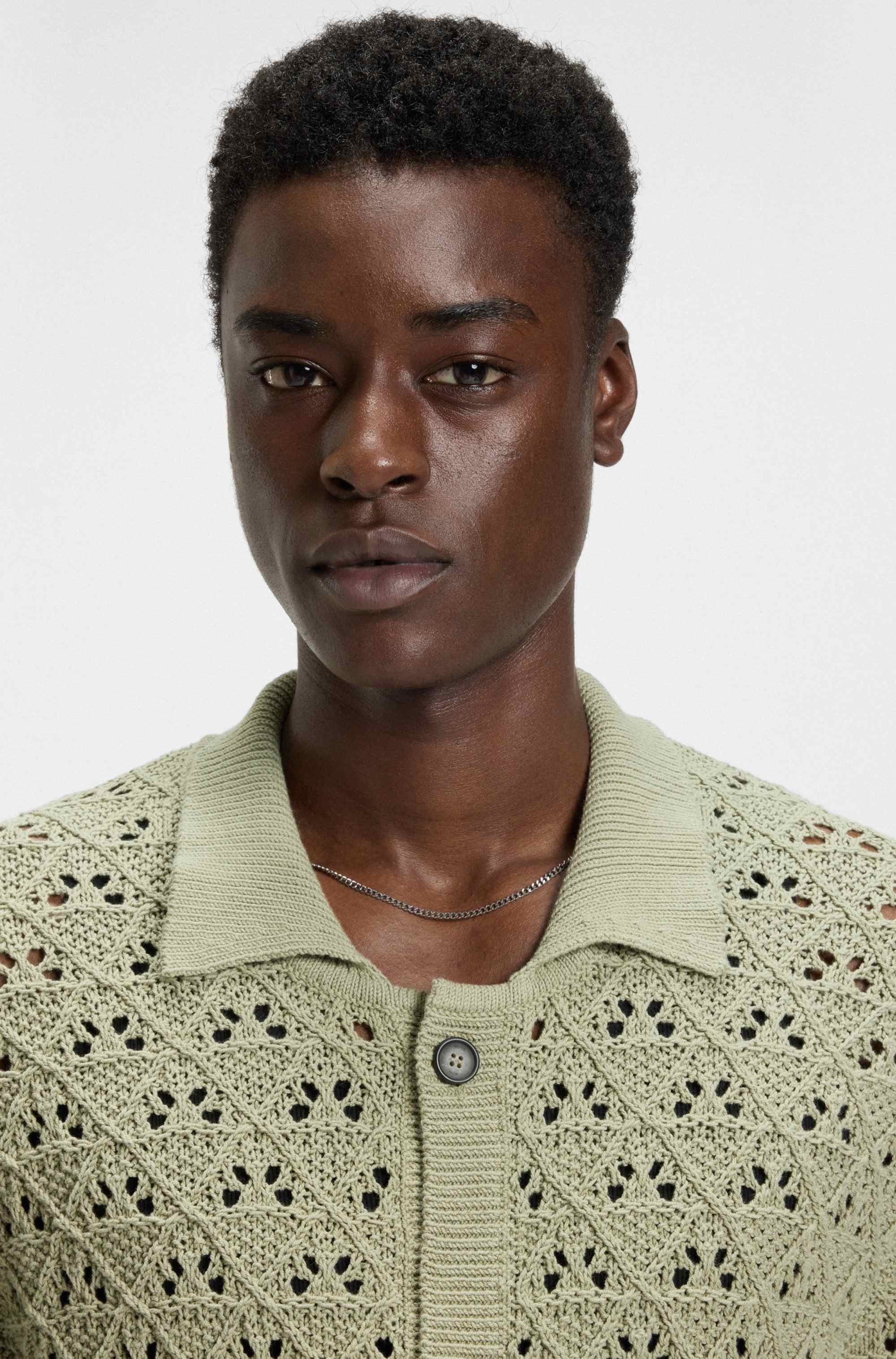 Open-structured shirt in a knitted cotton blend