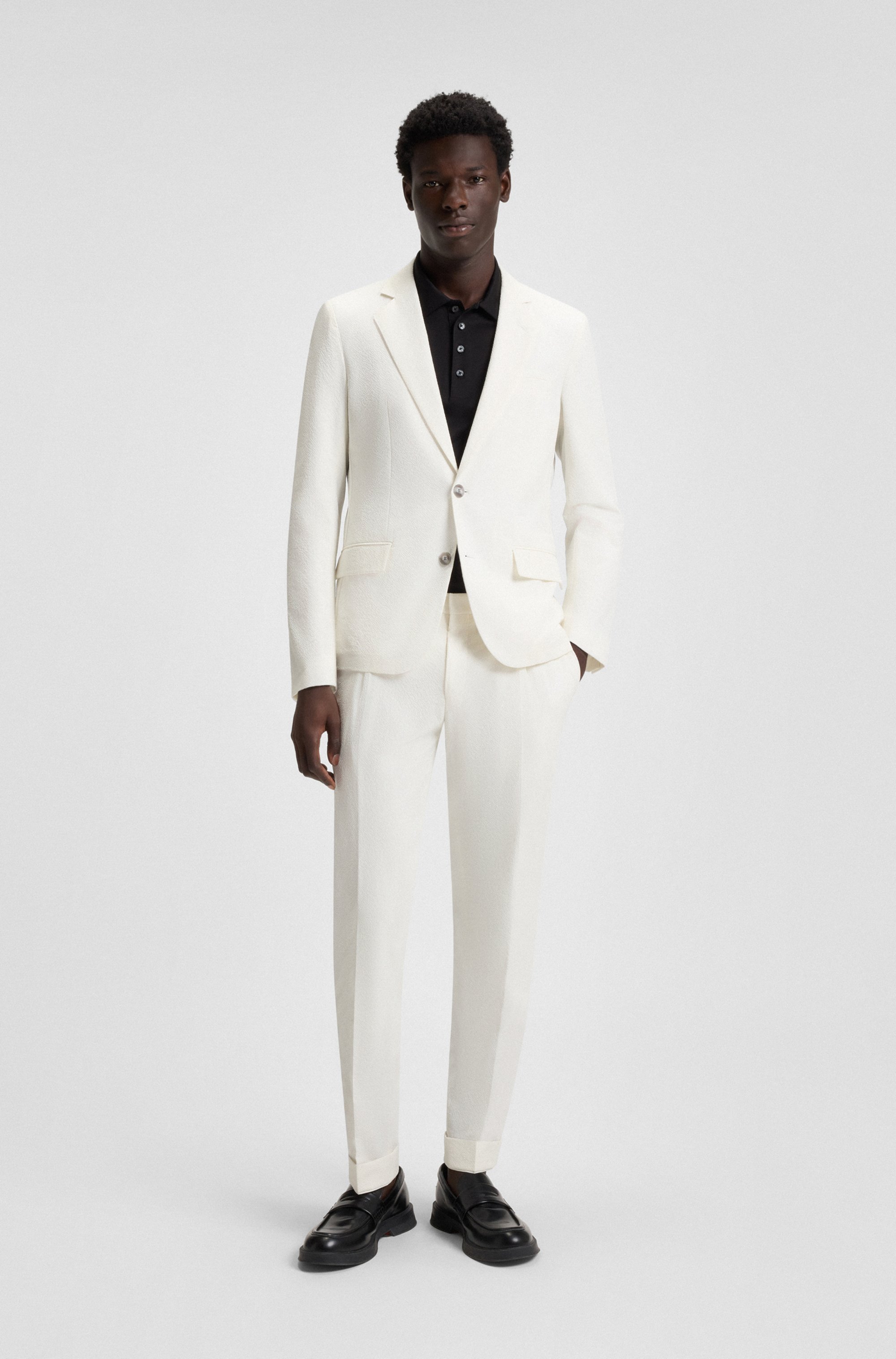 Slim-fit suit in seersucker