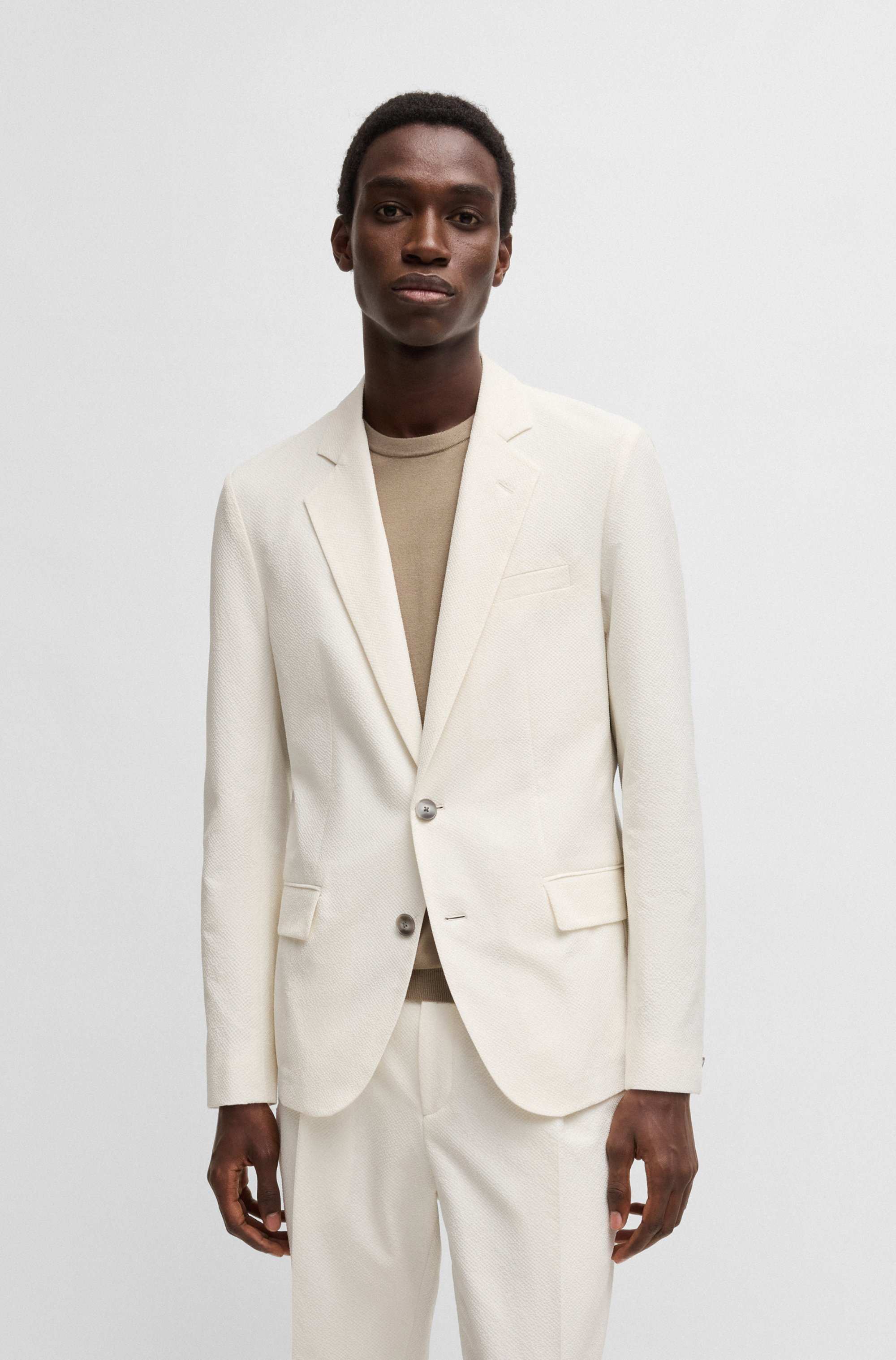 Slim-fit suit in seersucker