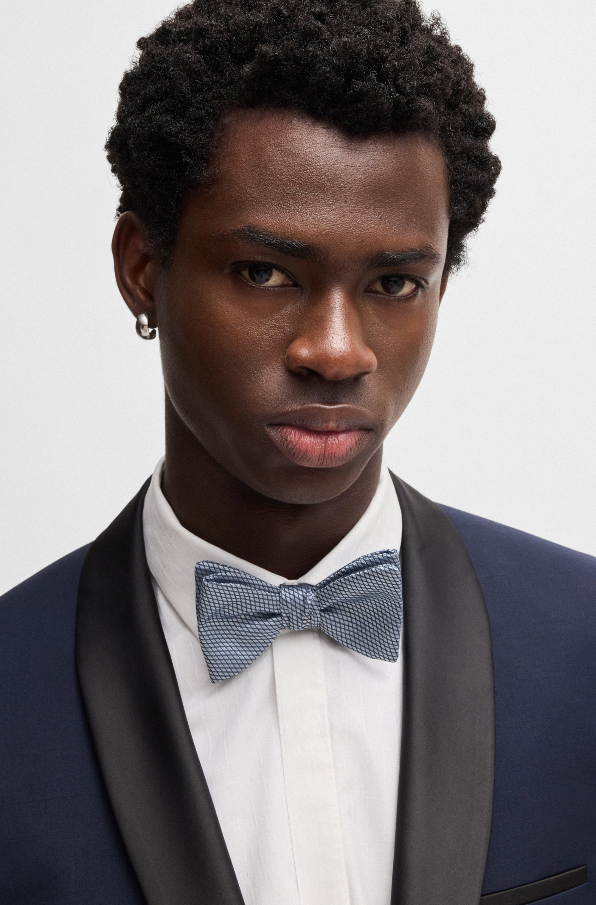 Silk-blend bow tie with jacquard pattern
