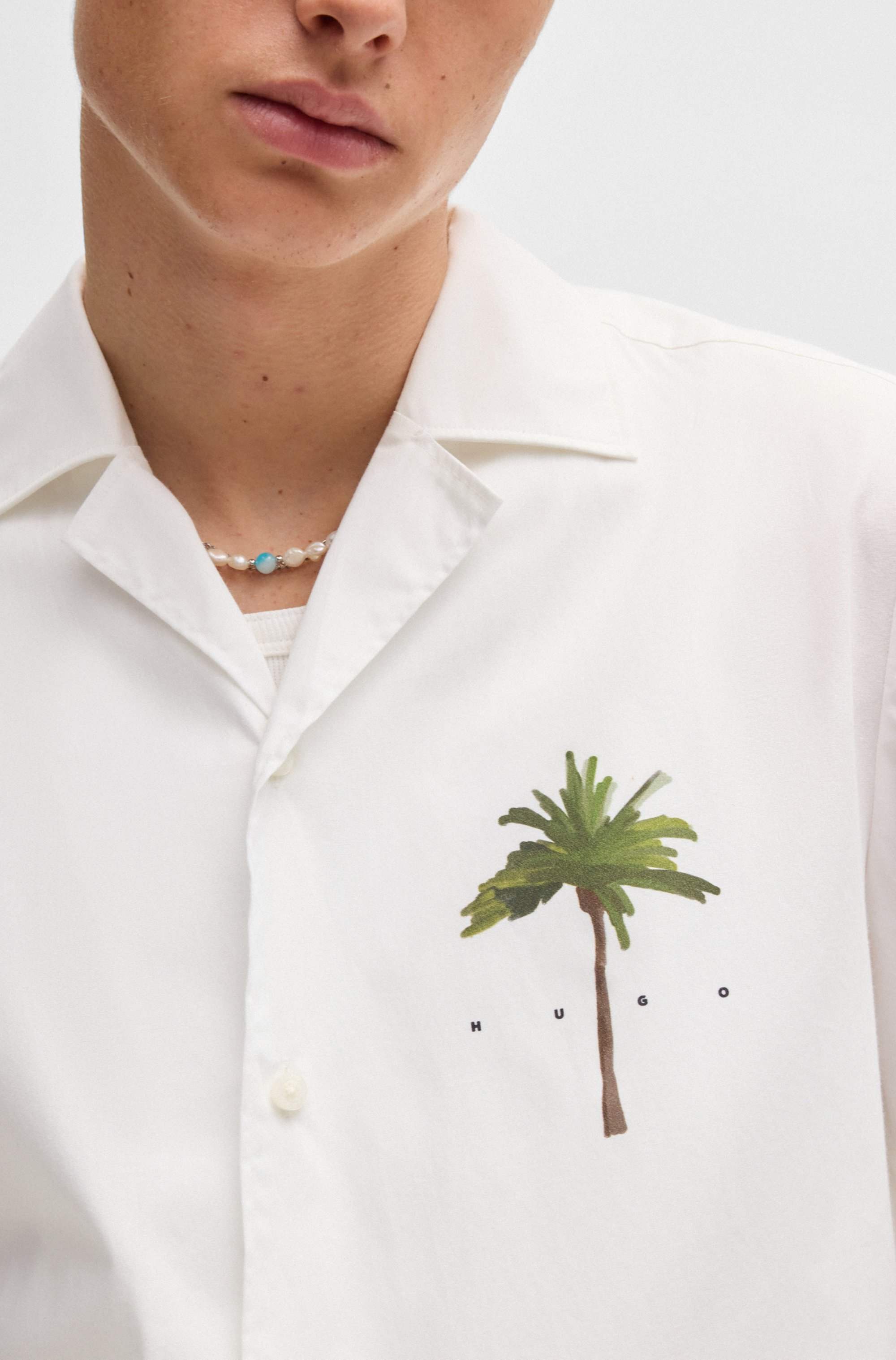 Relaxed-fit shirt in cotton with palm-tree prints