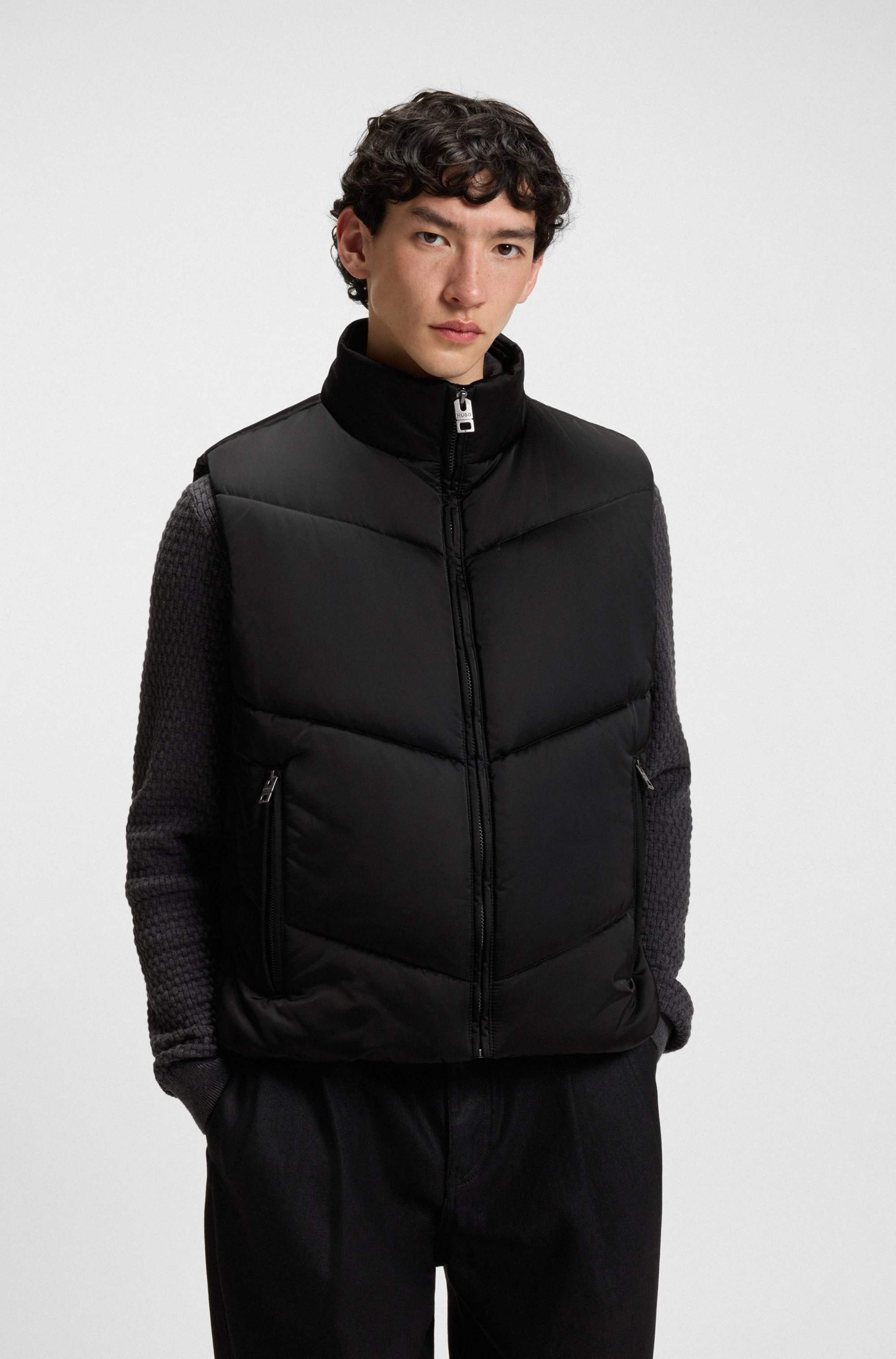 Water-repellent gilet in padded satin