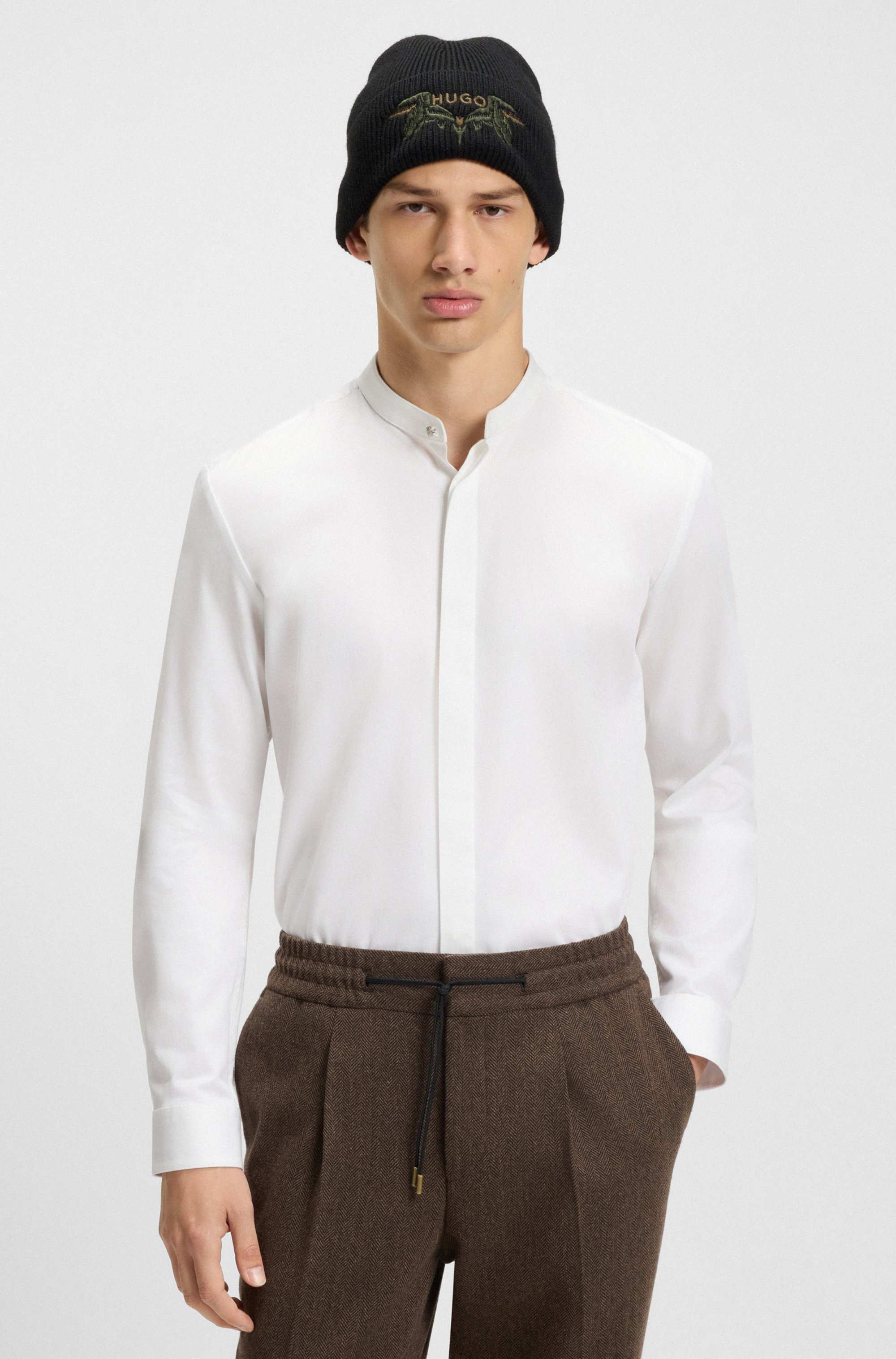 Slim-fit shirt in stretch cotton with stand collar