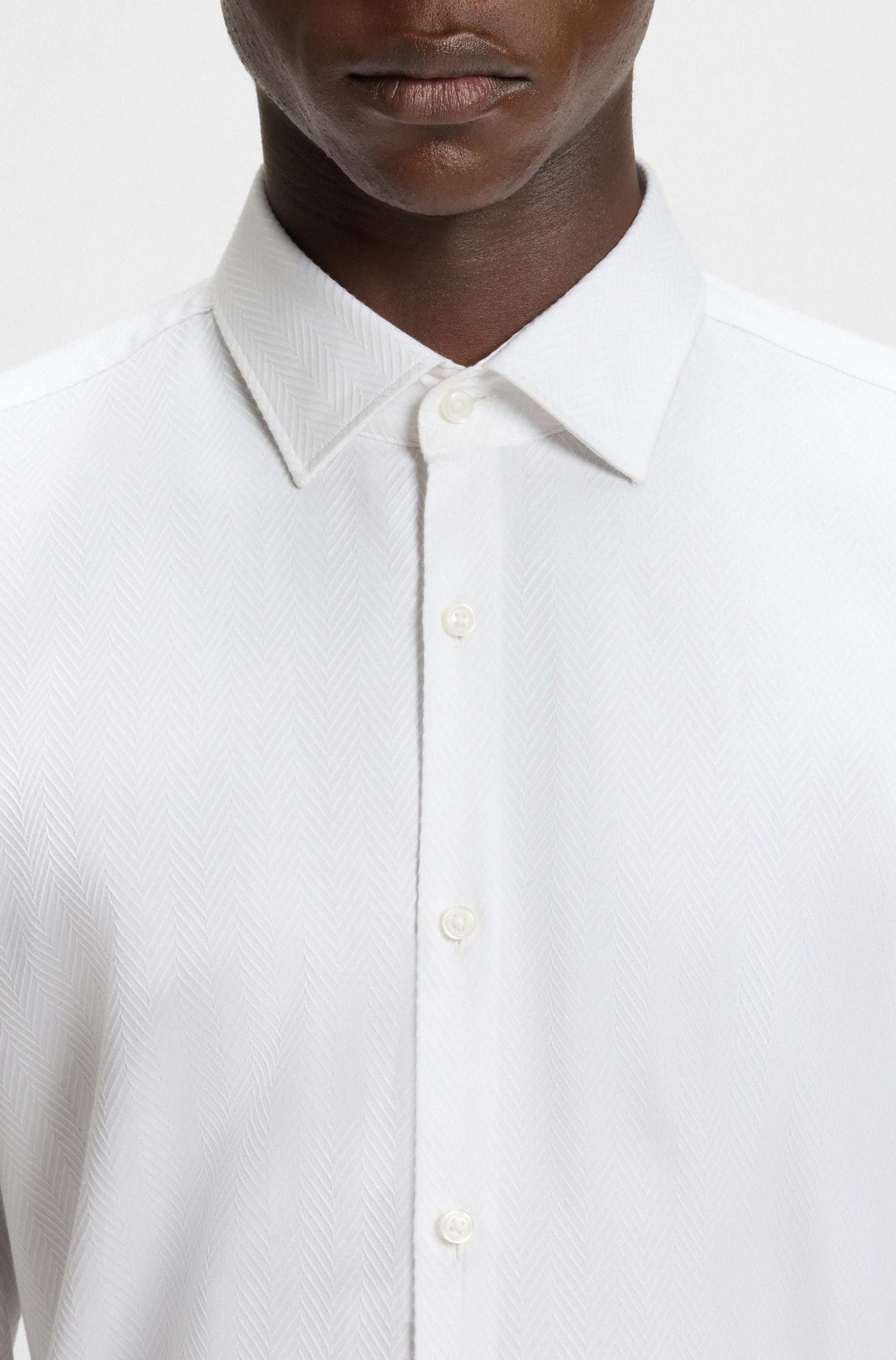 Slim-fit shirt in herringbone cotton