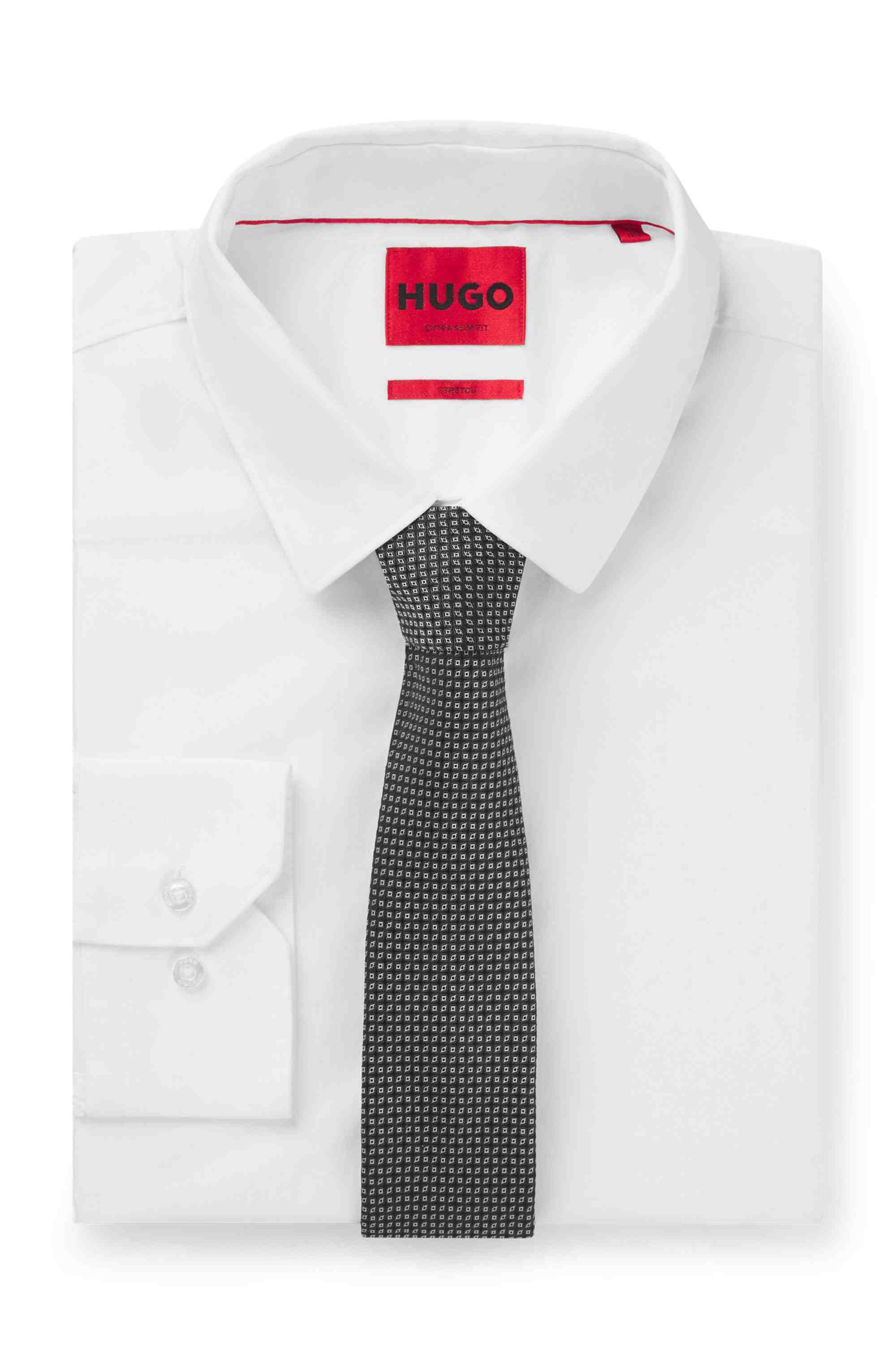 Silk tie with jacquard pattern
