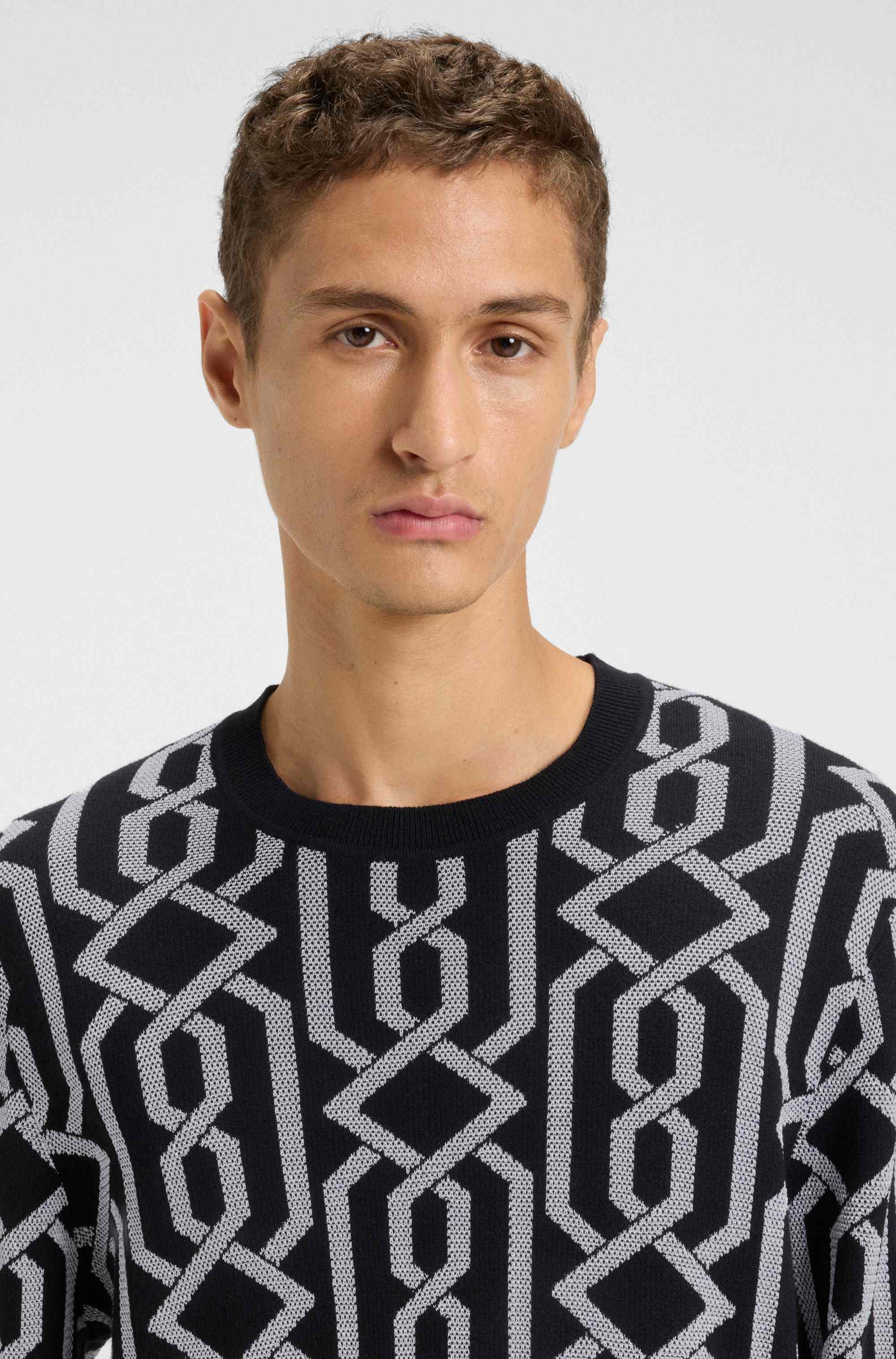 Regular-fit sweater with jacquard pattern