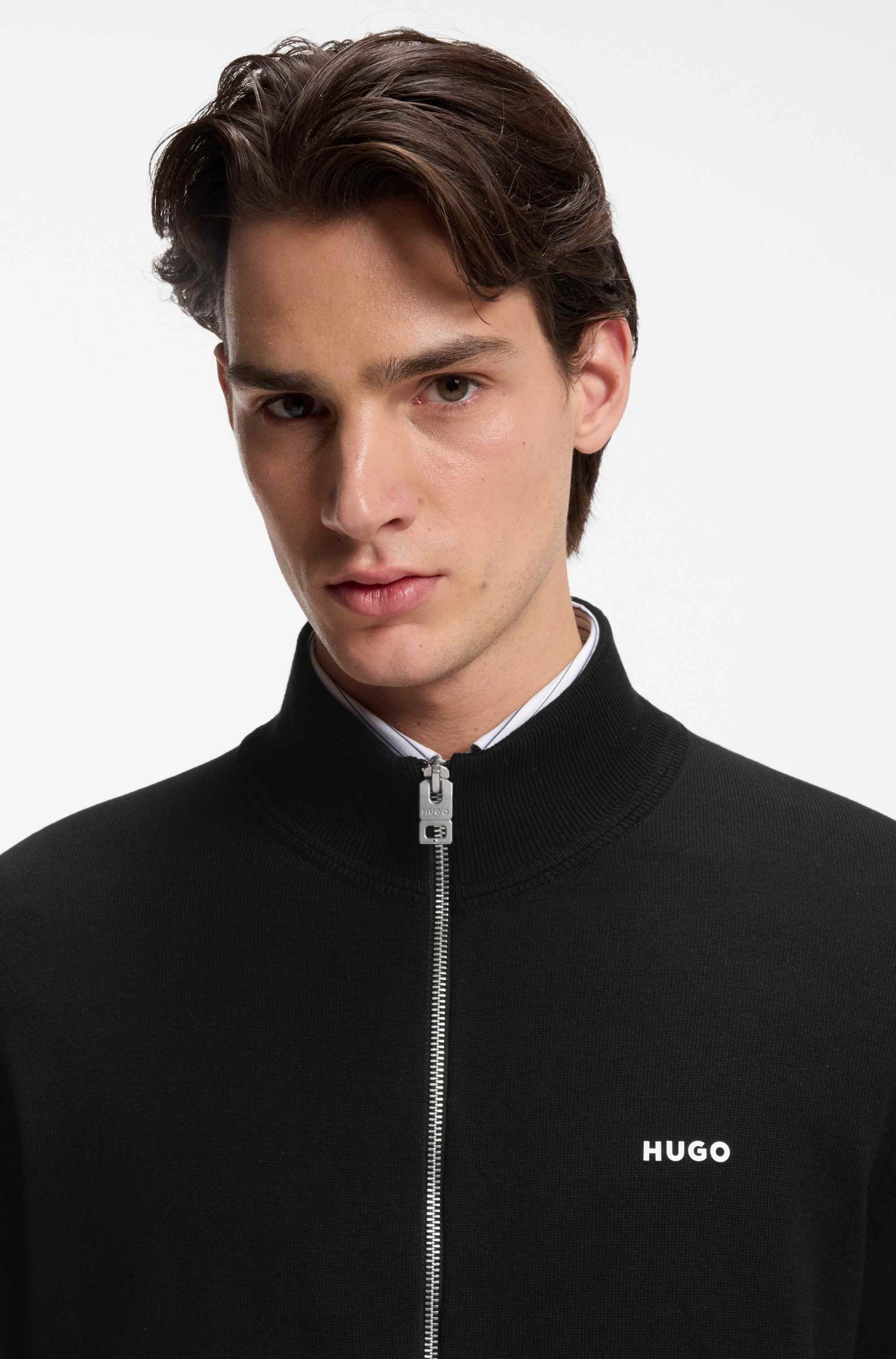 Slim-fit knitted jacket in cotton with logo detail