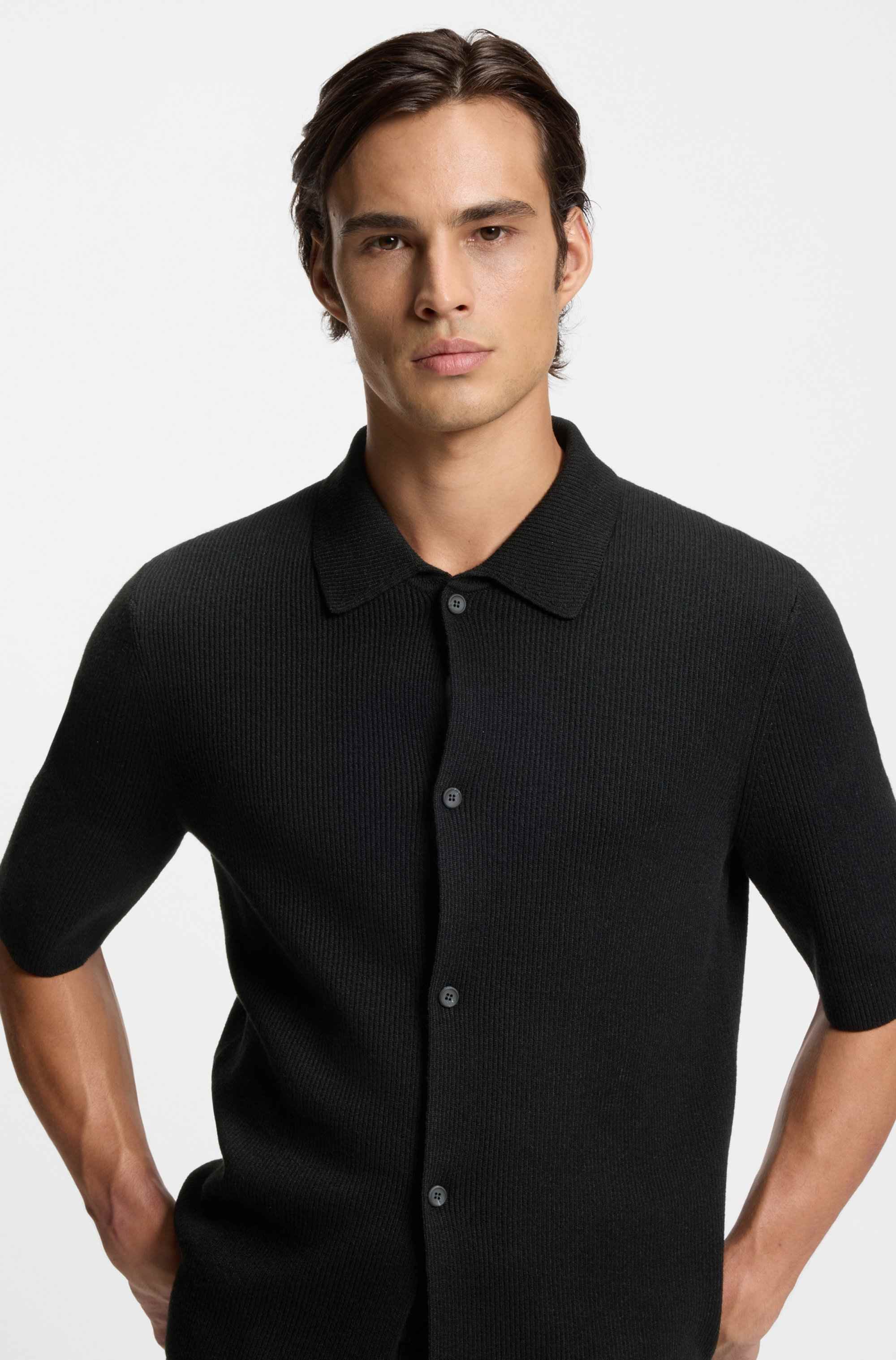 Regular-fit shirt with ribbed structure