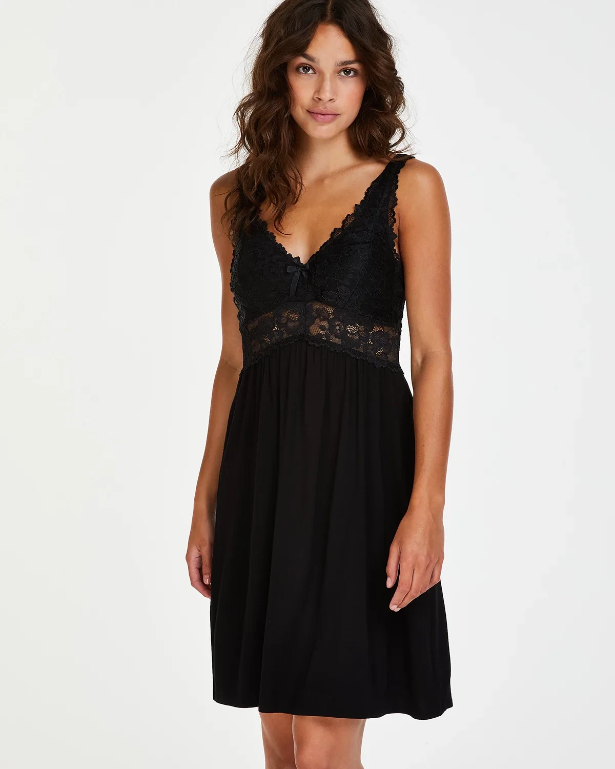 https://cdn.fynd.com/v2/falling-surf-7c8bb8/fyprod/wrkr/products/pictures/item/free/original/hunkemoller/175245BLK/0/7ME7i5iHmS-410302533003_1.webp
