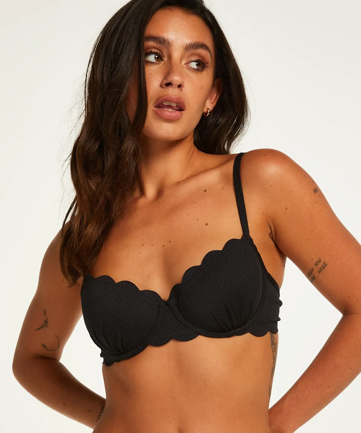 Black Padded underwired bikini top Scallop