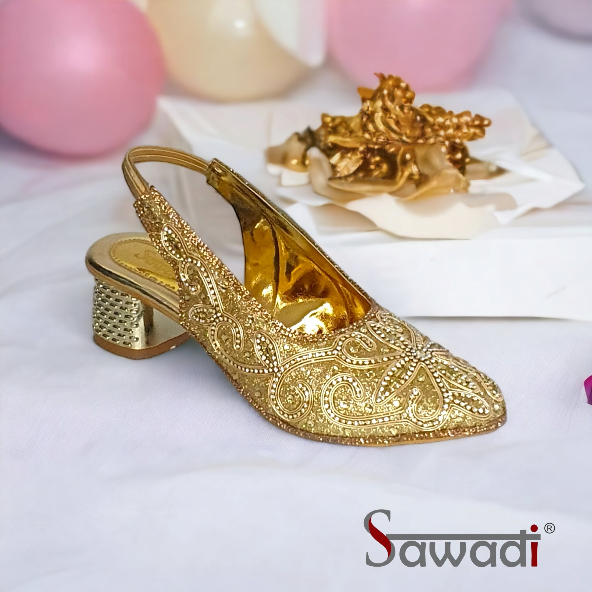 Sawadi Women Gold Heel Bunto For Weddings